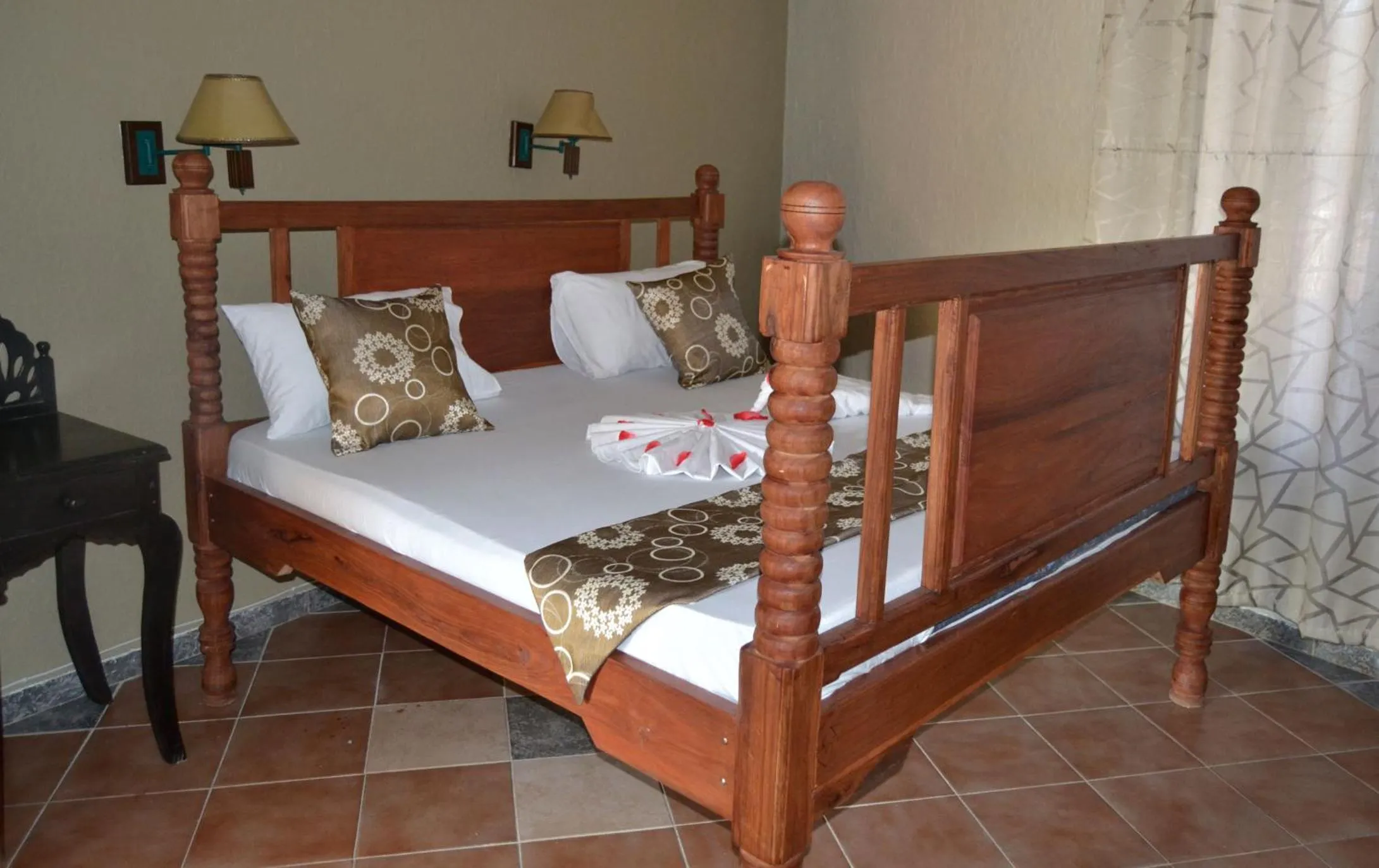 Bedroom, Bed in Serene Hotel