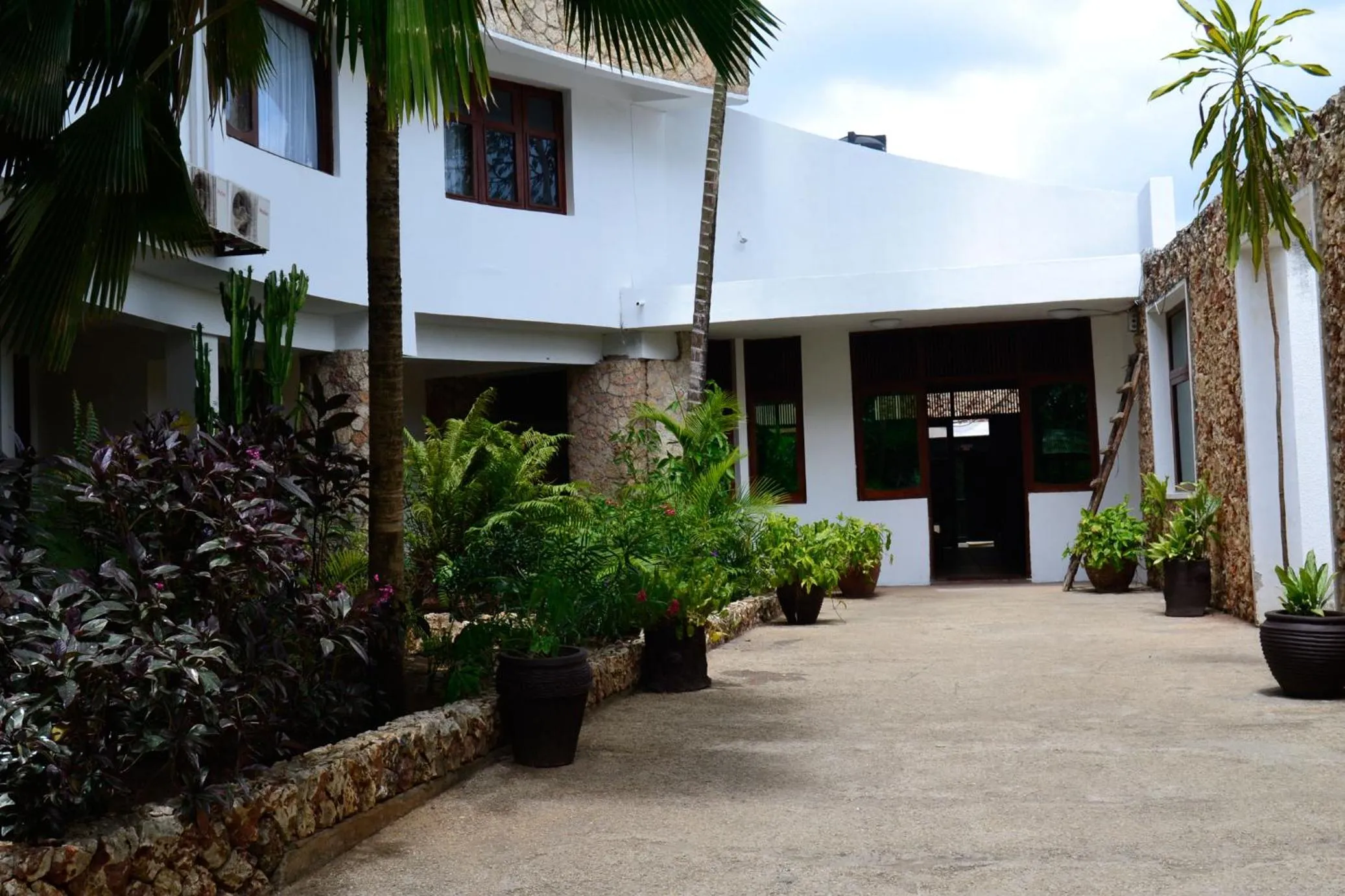 Property Building in Serene Hotel