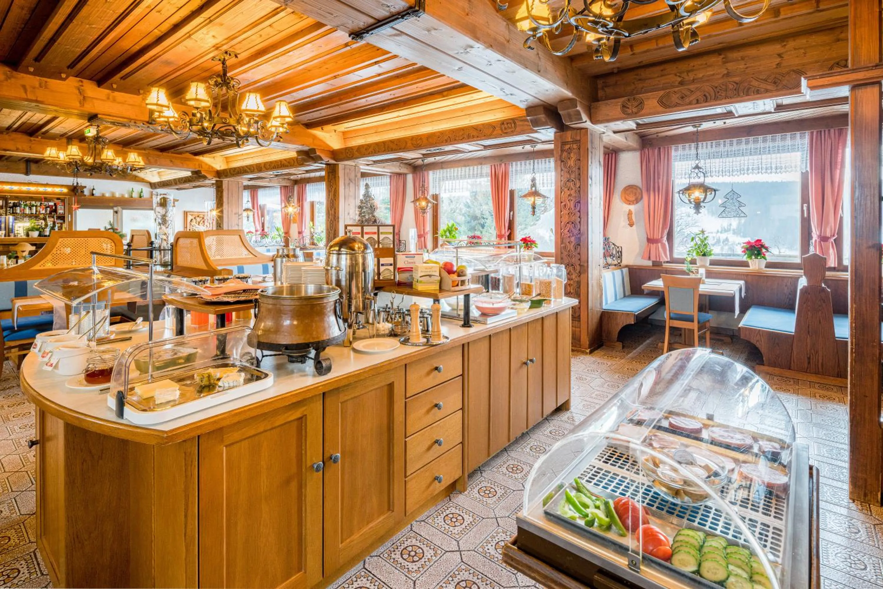 Buffet breakfast in Ferienhotel Knollhof