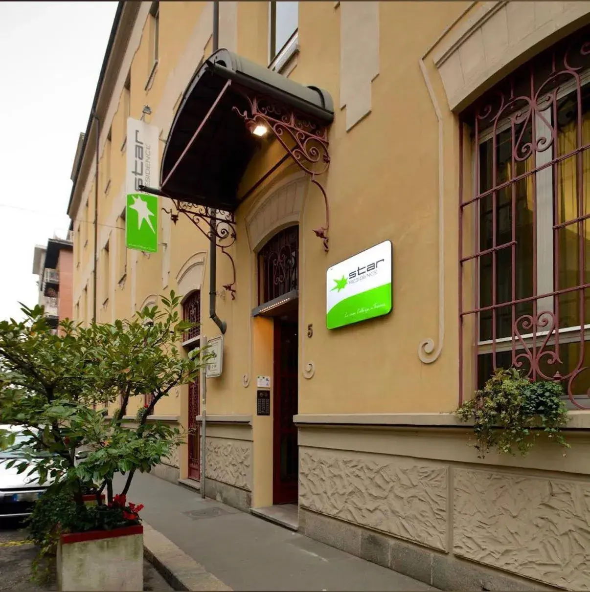 Property building in Residence Star Property building in Residence Star