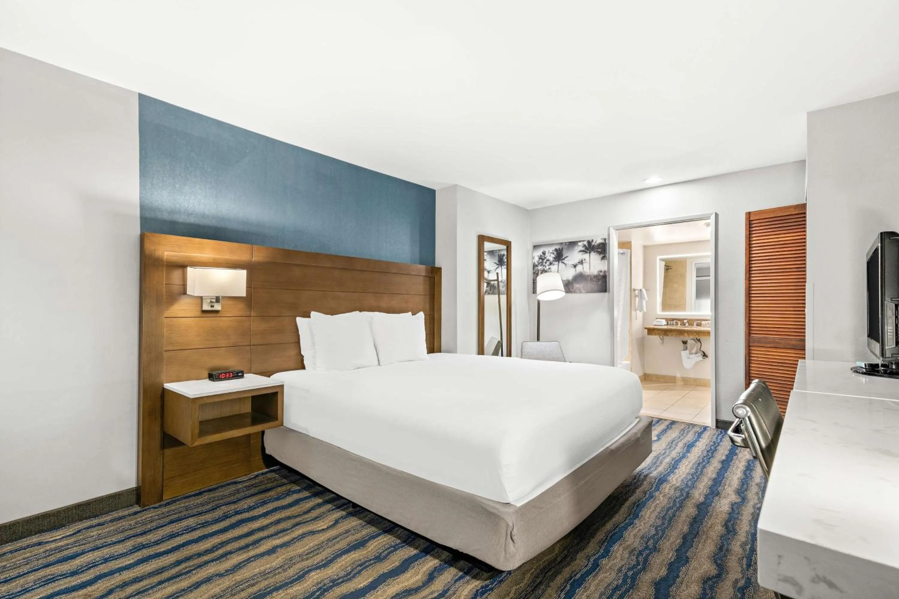 Bedroom, Bed in Best Western Chula Vista/Otay Valley Hotel