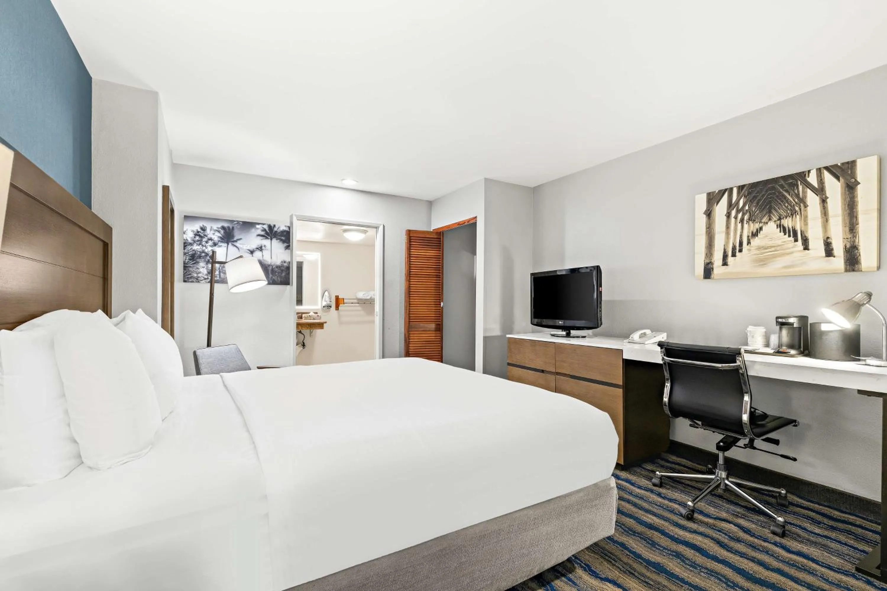 Bedroom, Bed in Best Western Chula Vista/Otay Valley Hotel