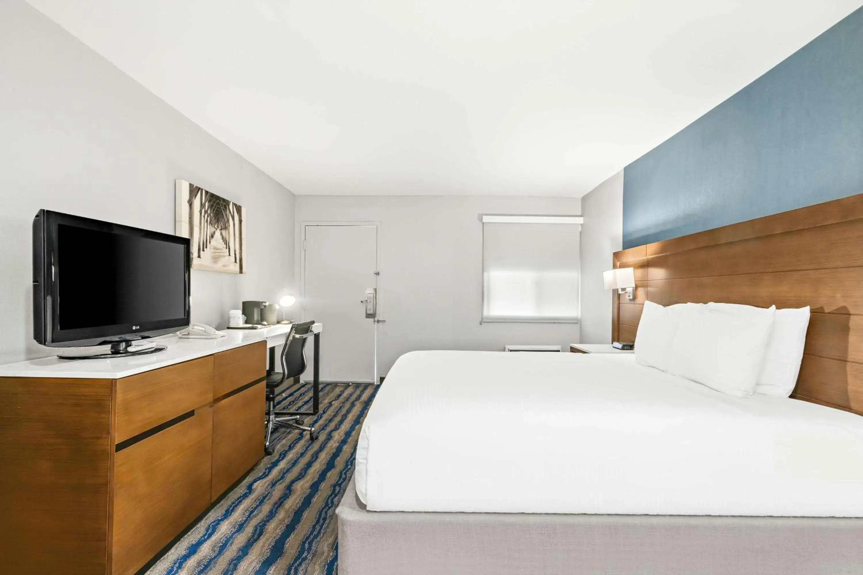 Bedroom, Bed in Best Western Chula Vista/Otay Valley Hotel Bedroom, Bed in Best Western Chula Vista/Otay Valley Hotel