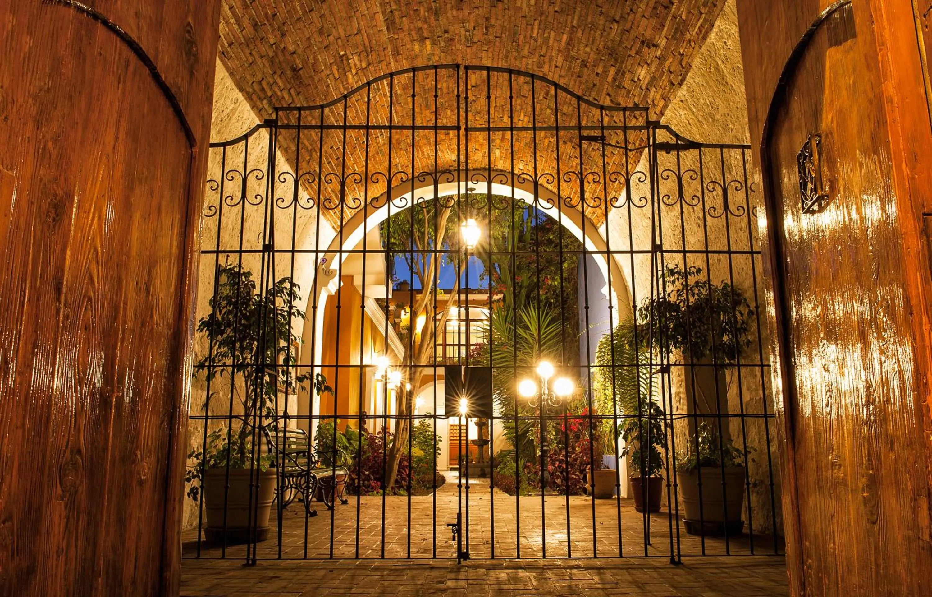 Facade/entrance in La Hostería Boutique Hotel