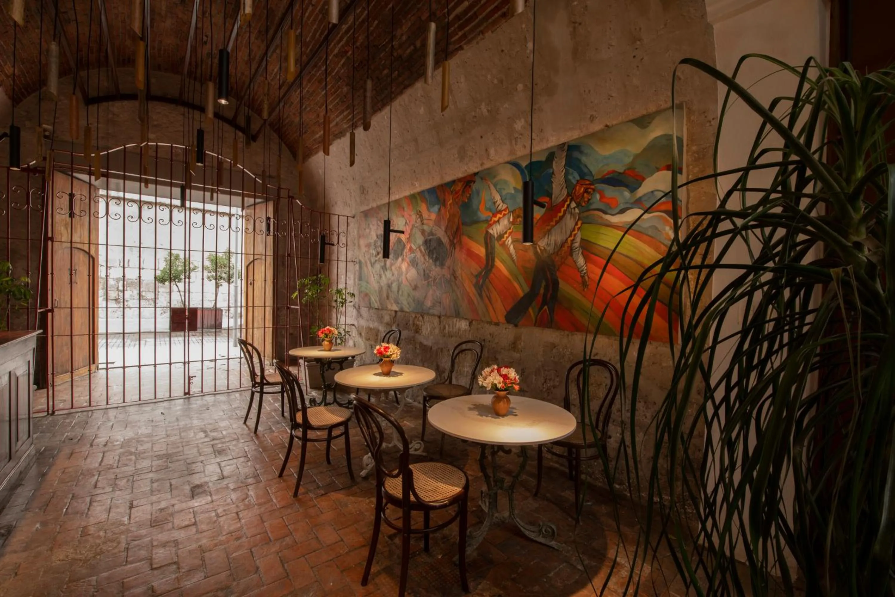 Restaurant/places to eat in La Hostería Boutique Hotel