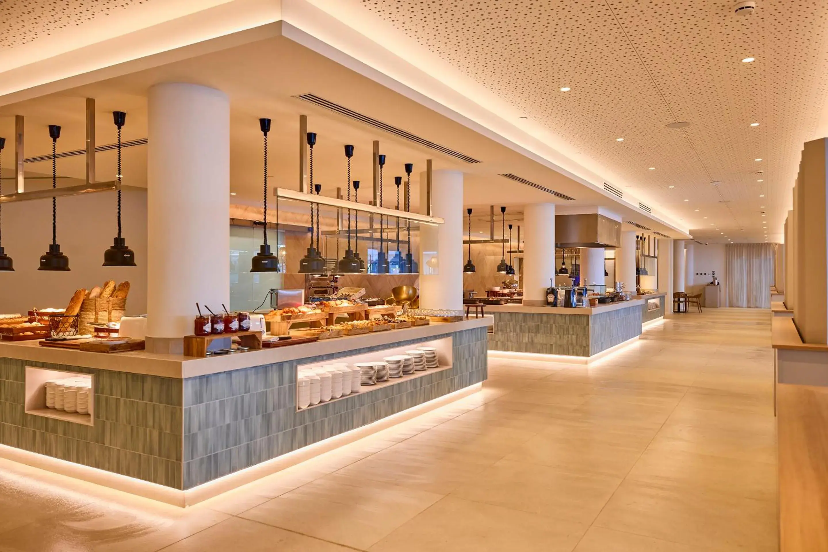 Restaurant/places to eat in Universal Hotel Romantica Restaurant/places to eat in Universal Hotel Romantica