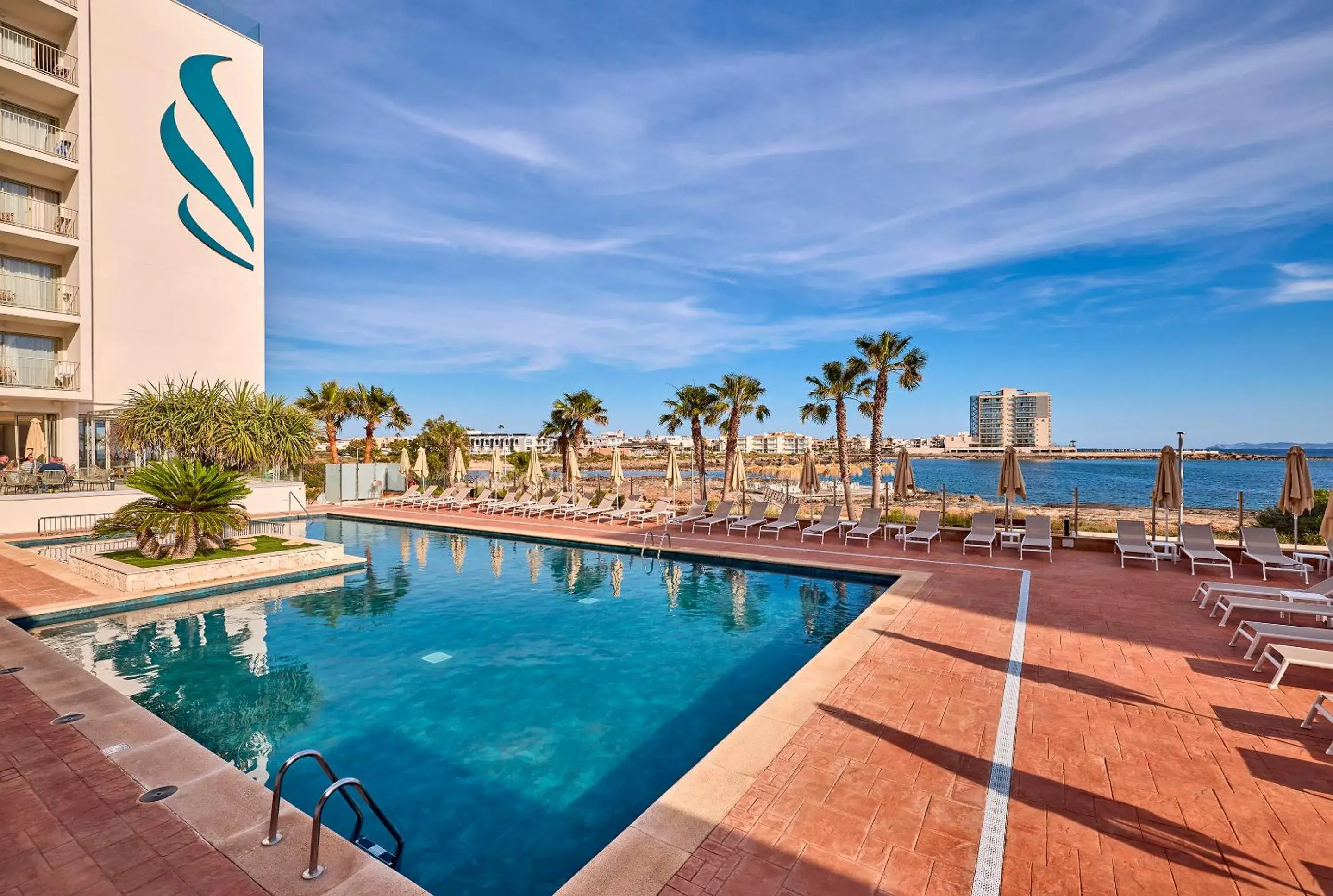 Swimming pool in Universal Hotel Romantica Swimming pool in Universal Hotel Romantica