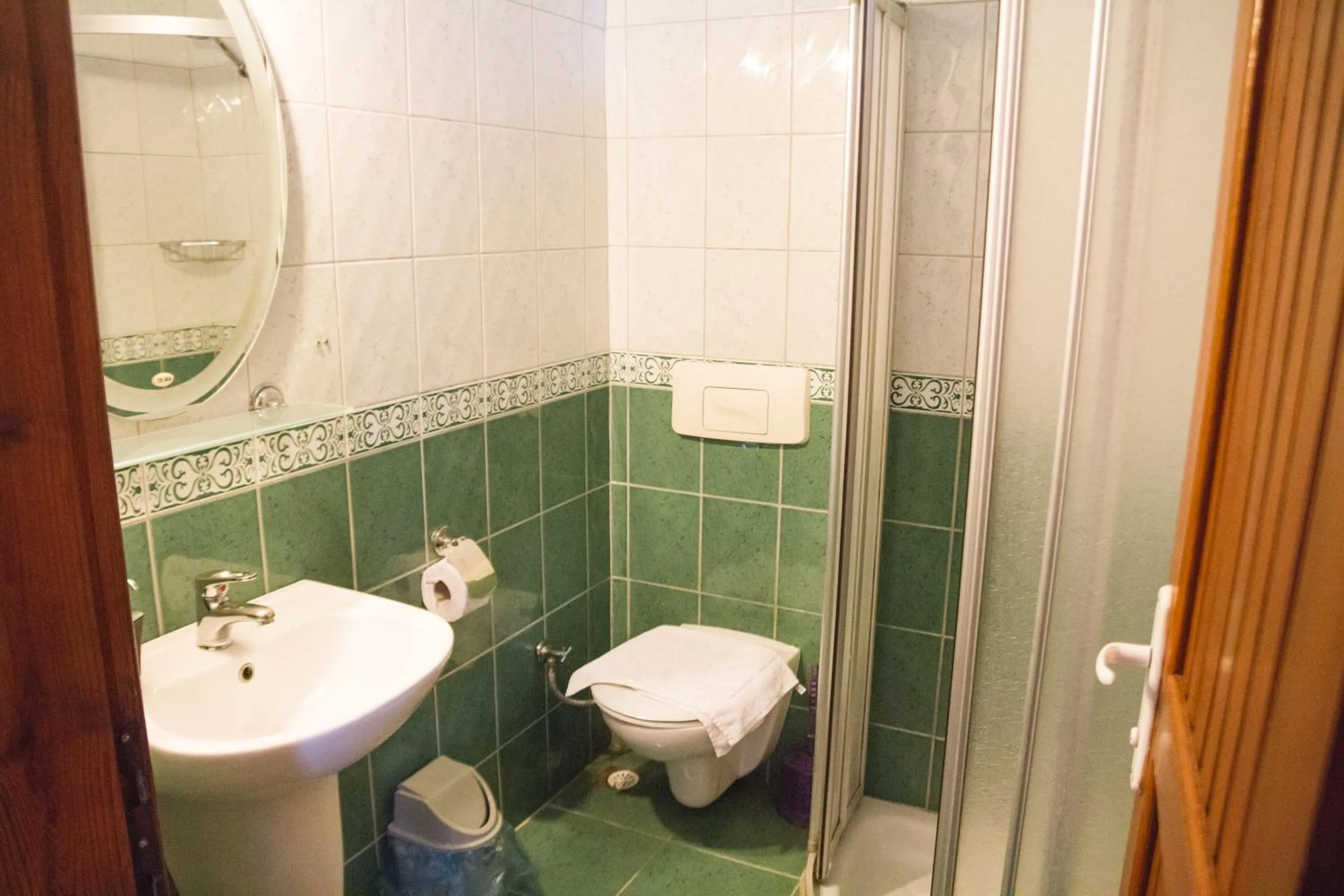 Shower in Village Garden Pansiyon