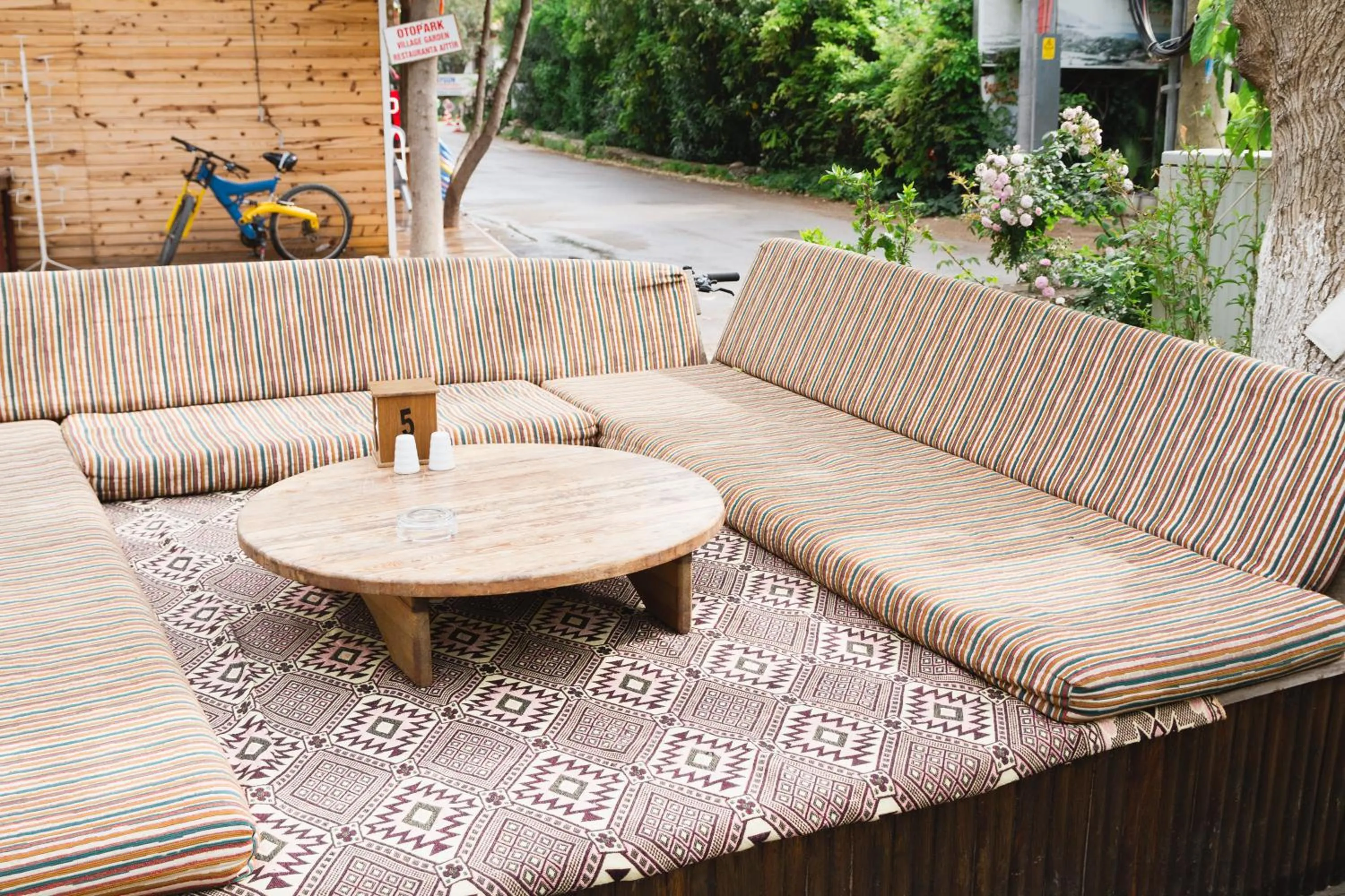 Restaurant/places to eat in Village Garden Pansiyon