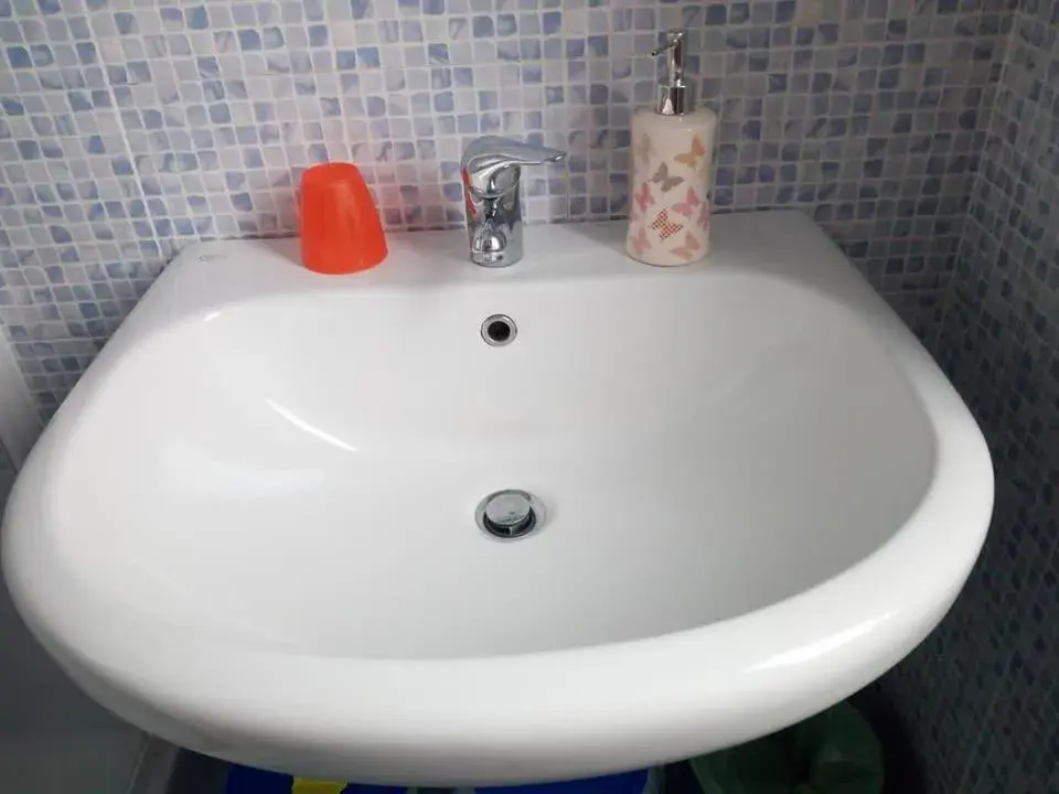 Quadruple Room with Private Bathroom - single occupancy in B&B delle Arti Quadruple Room with Private Bathroom - single occupancy in B&B delle Arti