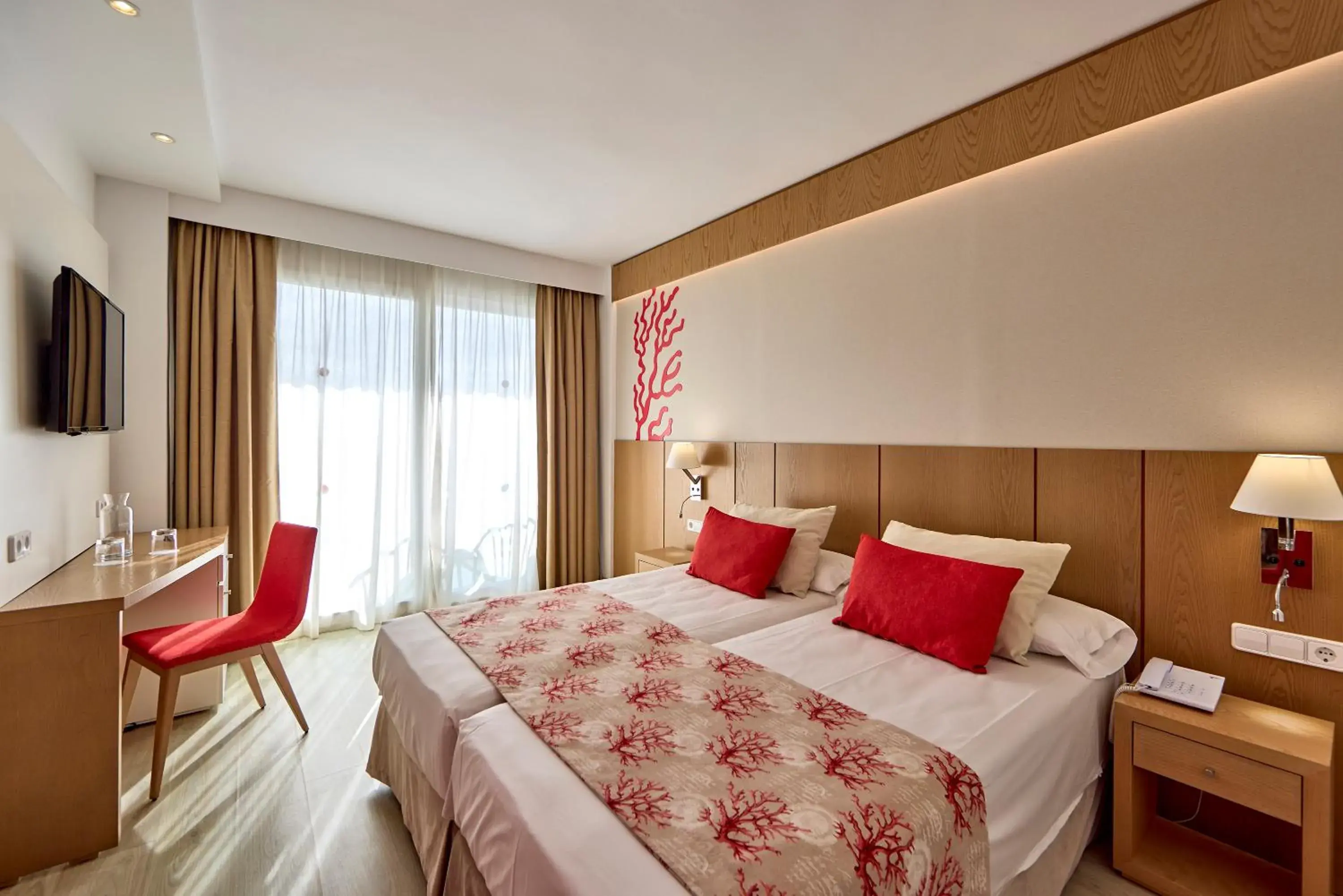 Photo of the whole room, Bed in Universal Hotel Perla Photo of the whole room, Bed in Universal Hotel Perla