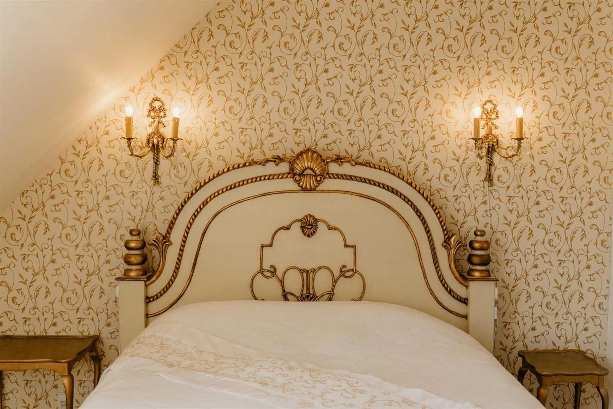 Bed in Jungshoved Præstegård B&B