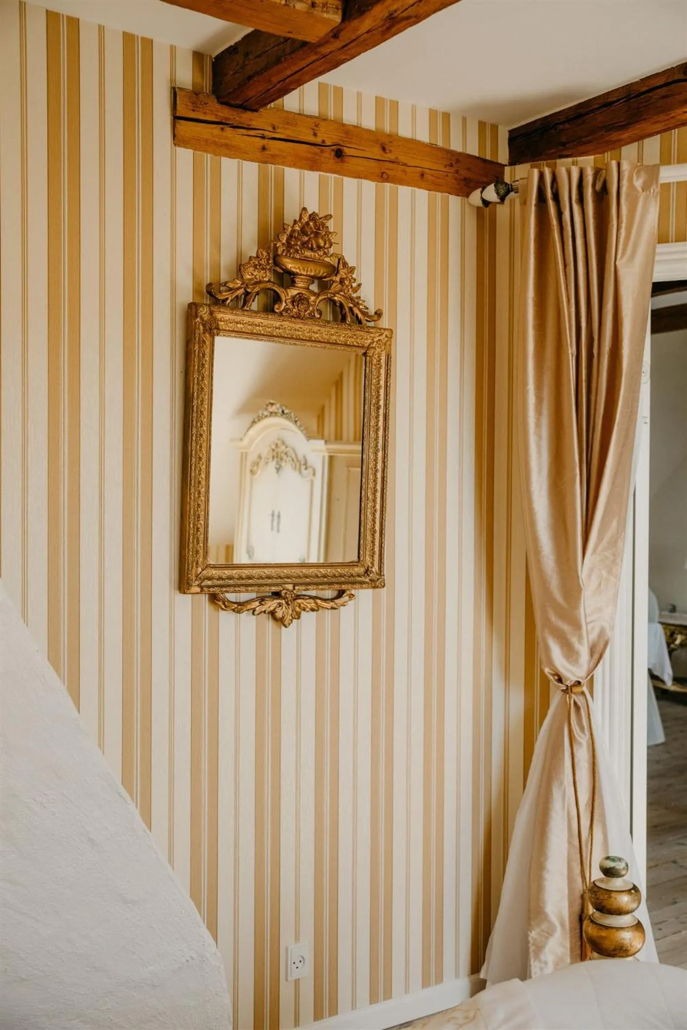 Bed in Jungshoved Præstegård B&B