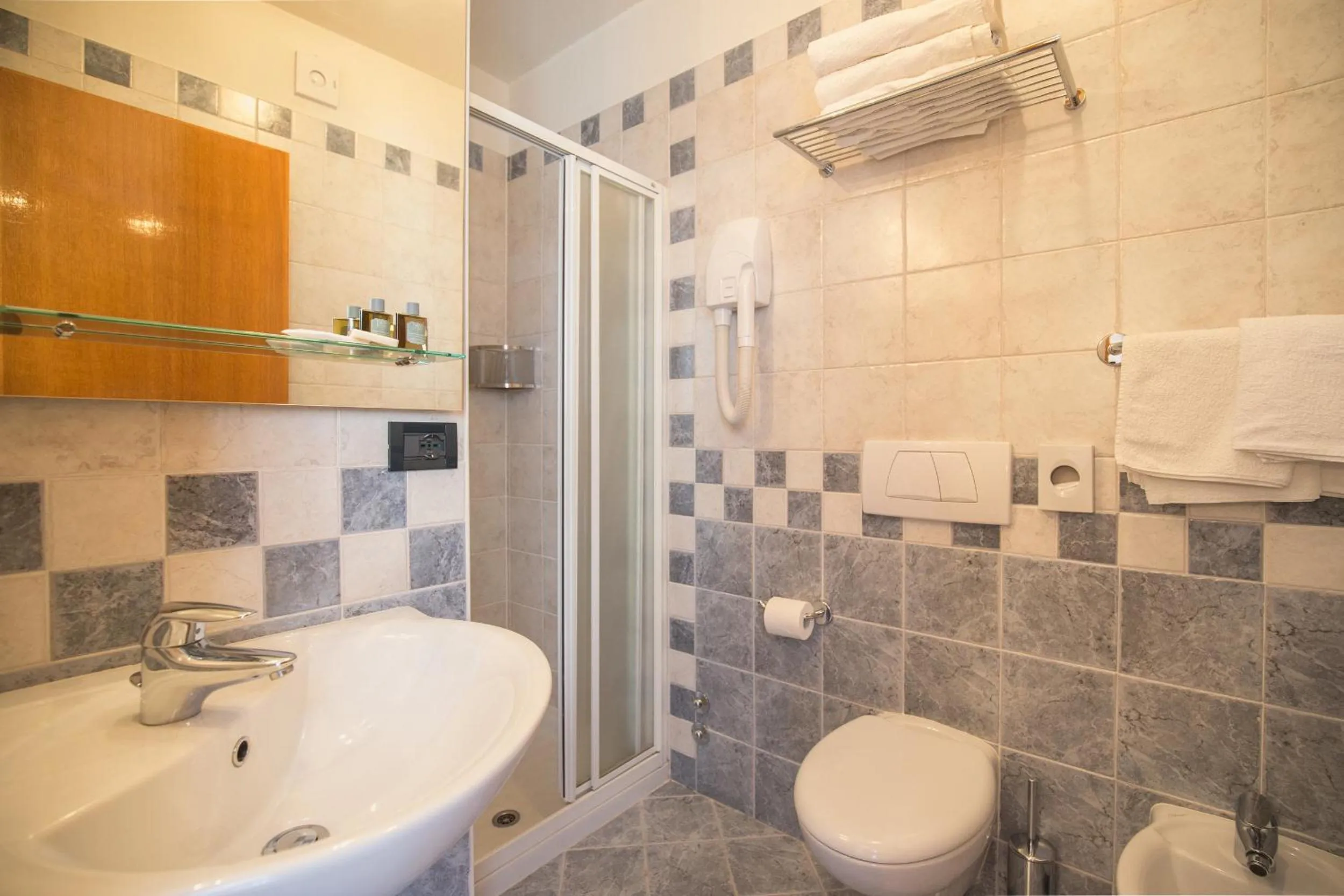 Bathroom in Hotel Centrale