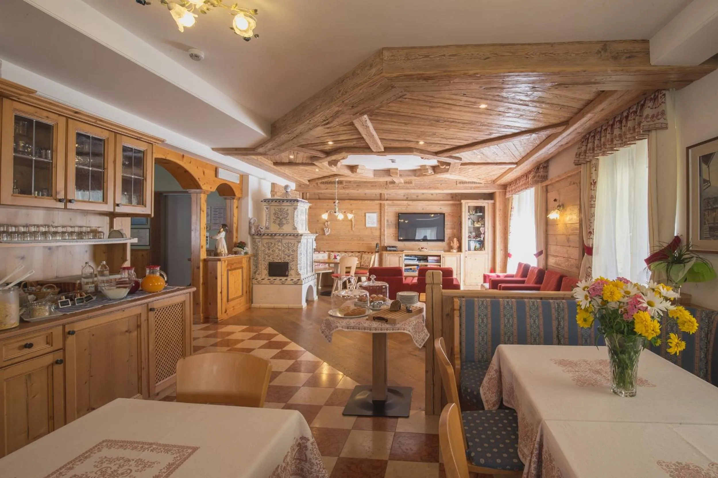 Communal lounge/ TV room in Hotel Centrale