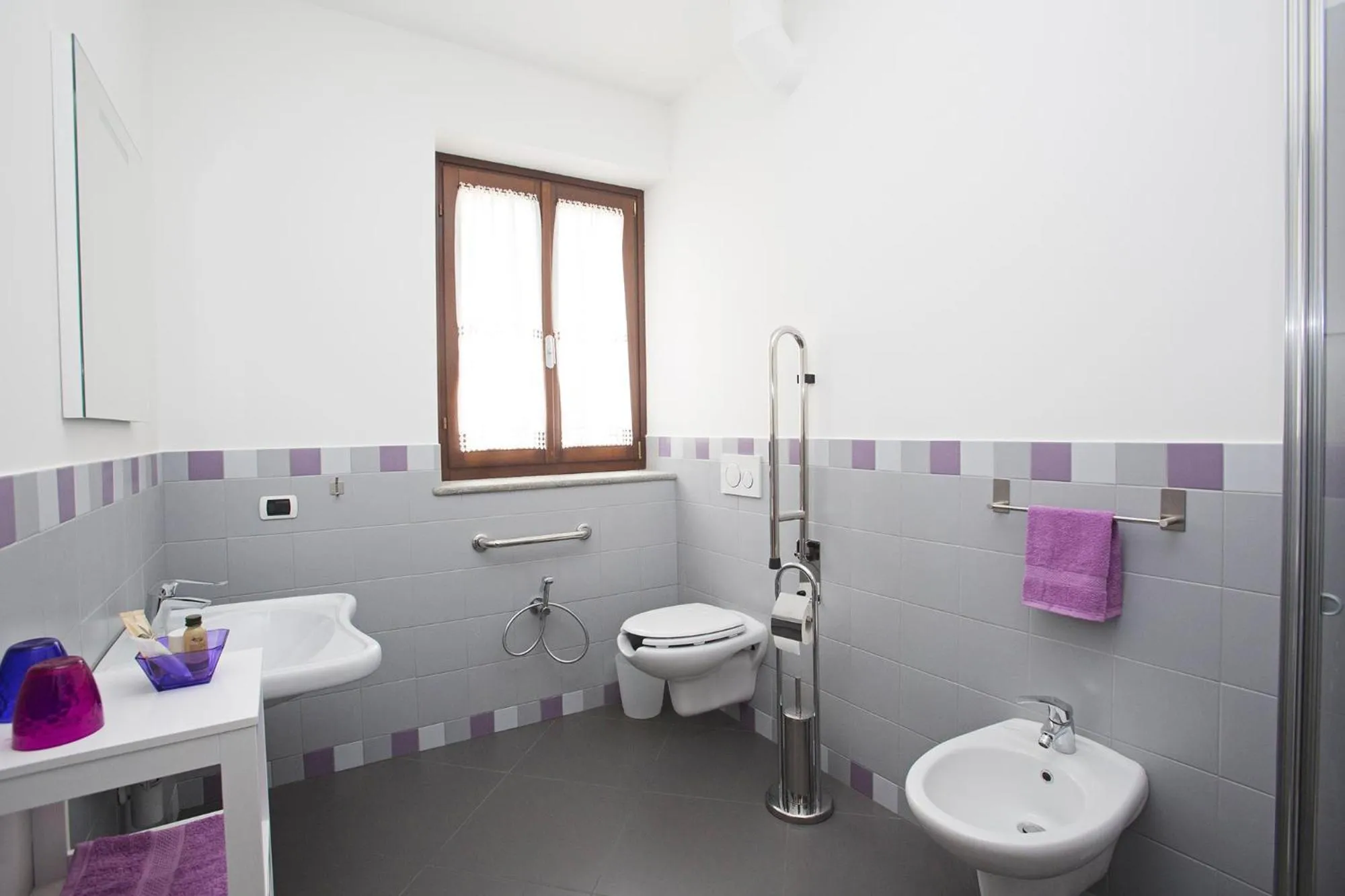 Shower in B&B La Frola