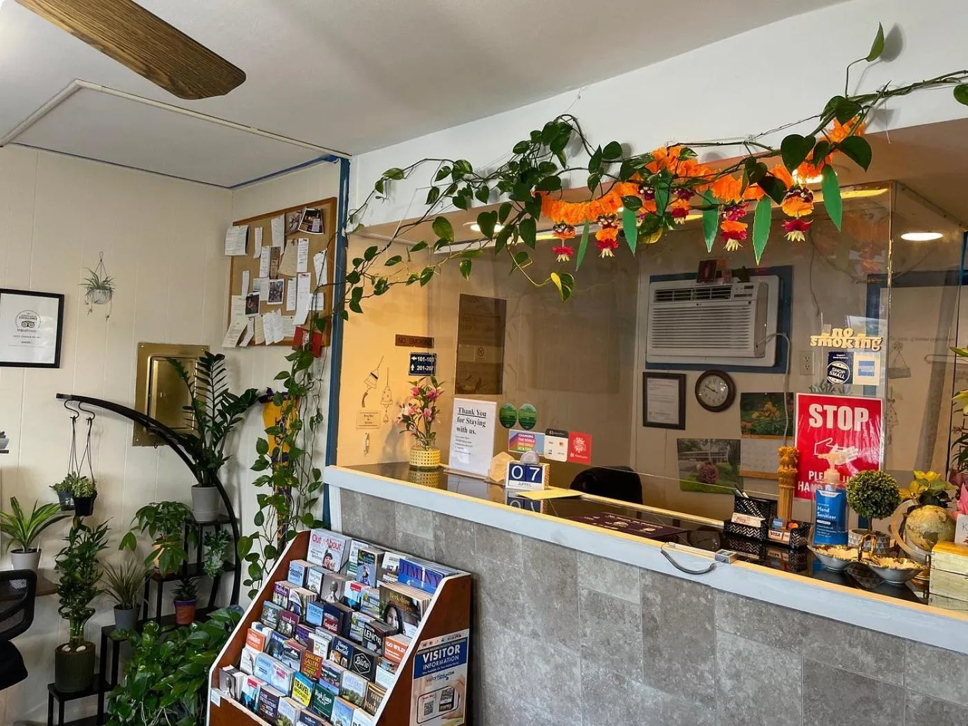 Lobby or reception in Cozy Corner Motel