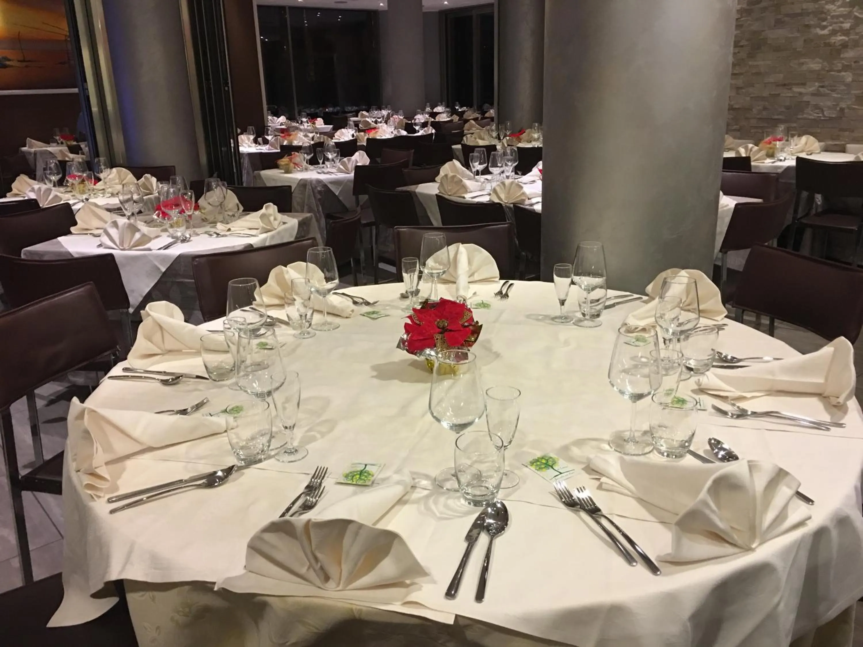 Restaurant/places to eat in Kiara Residence