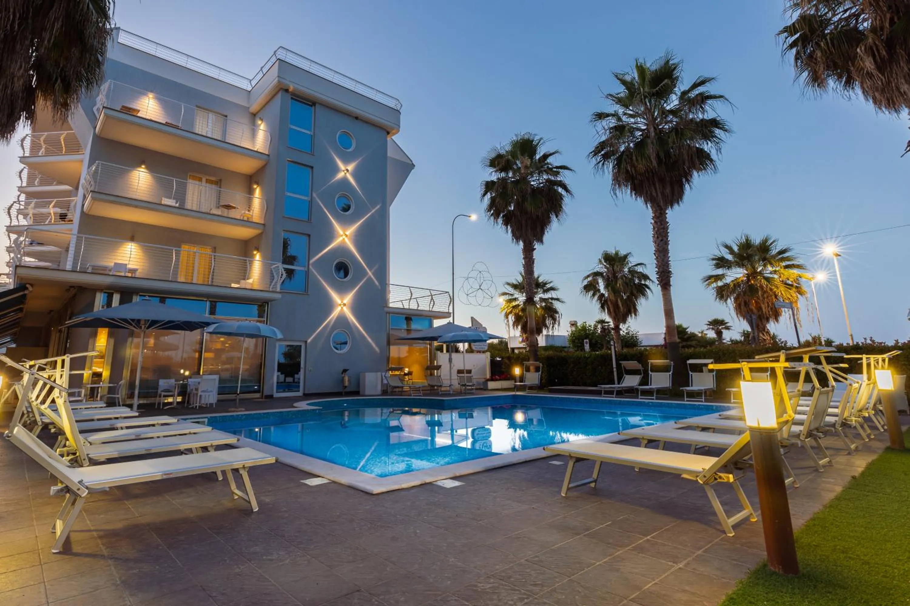 Swimming pool in Kiara Residence