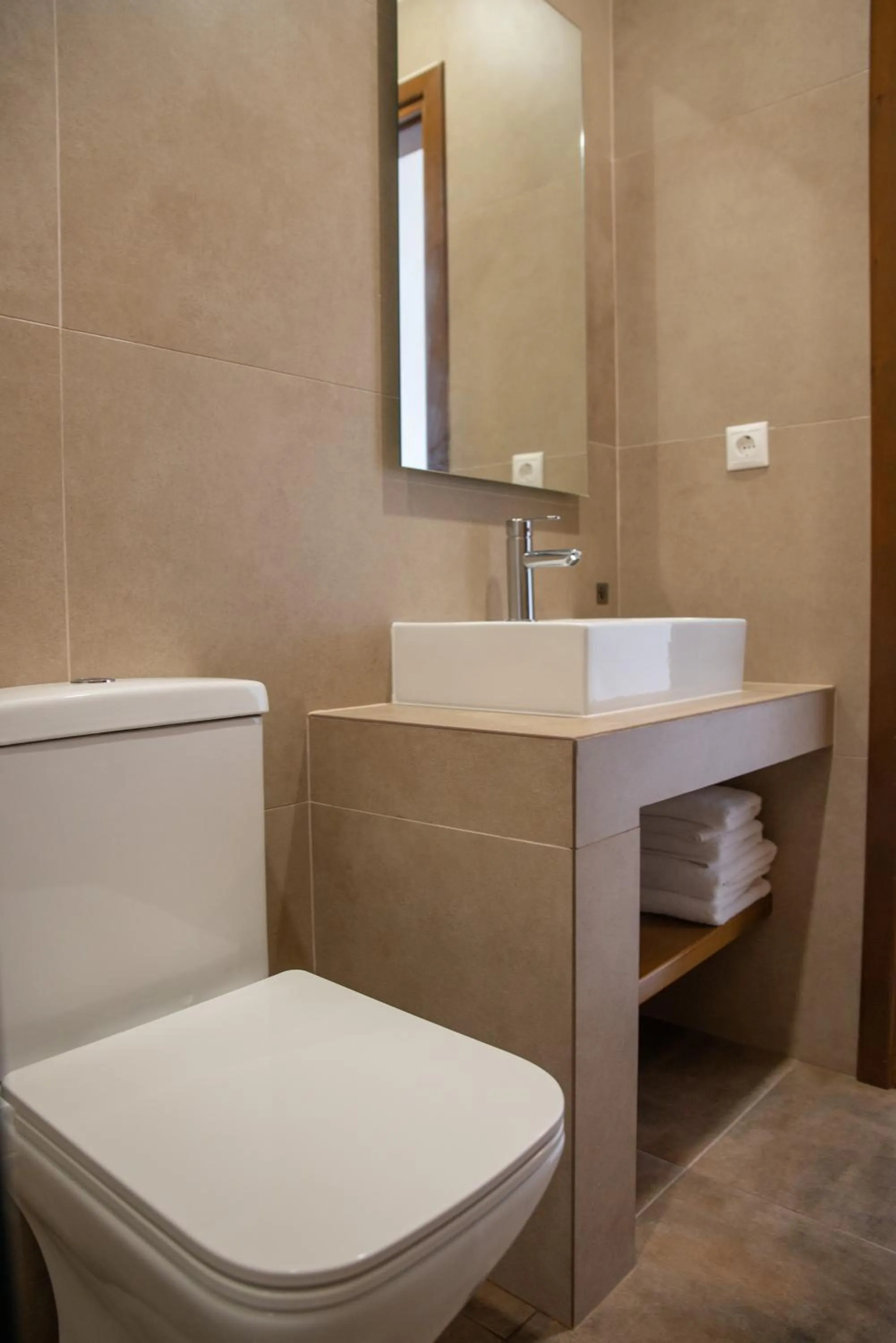 Toilet in Hotel Cleopatra