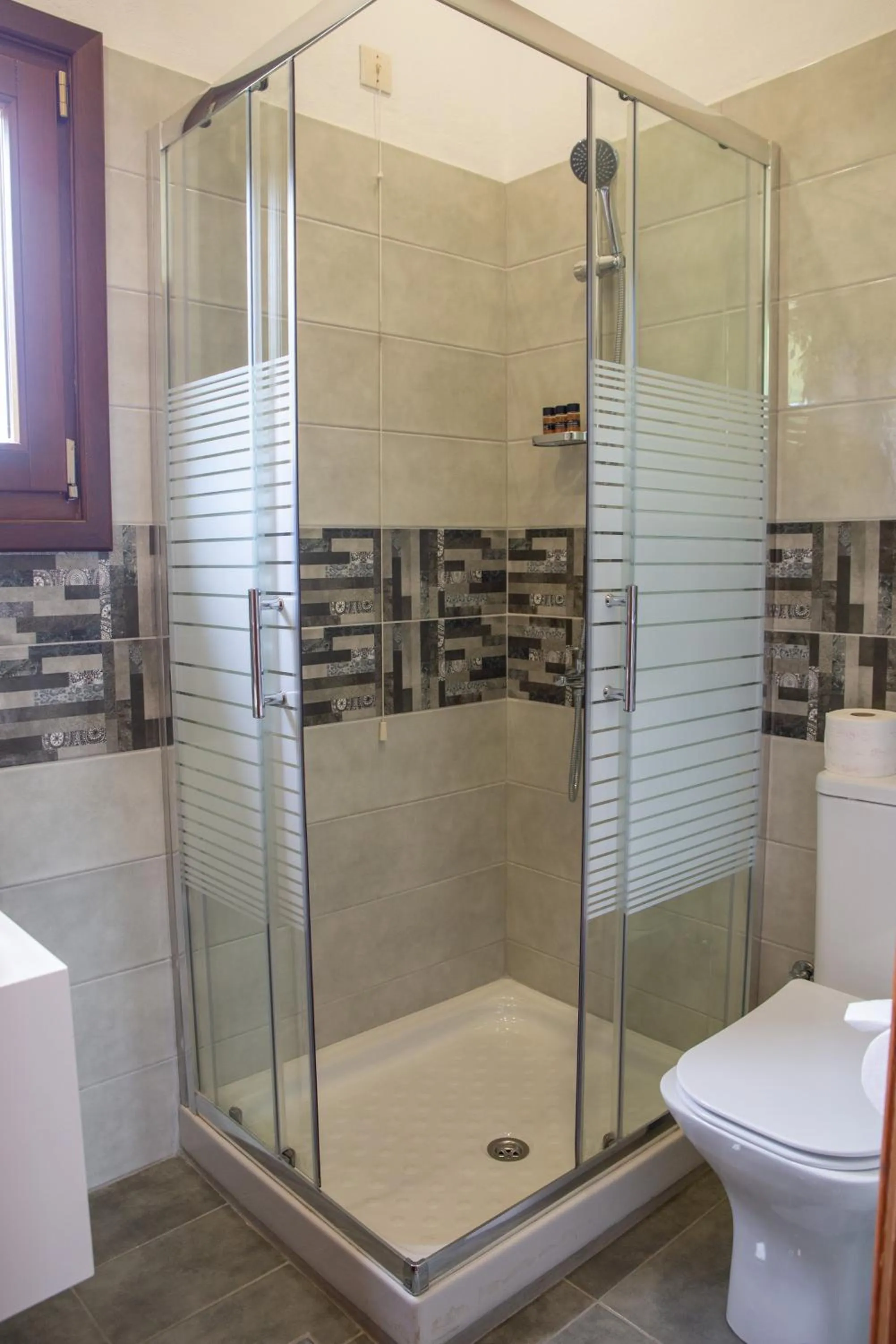 Shower in Hotel Cleopatra