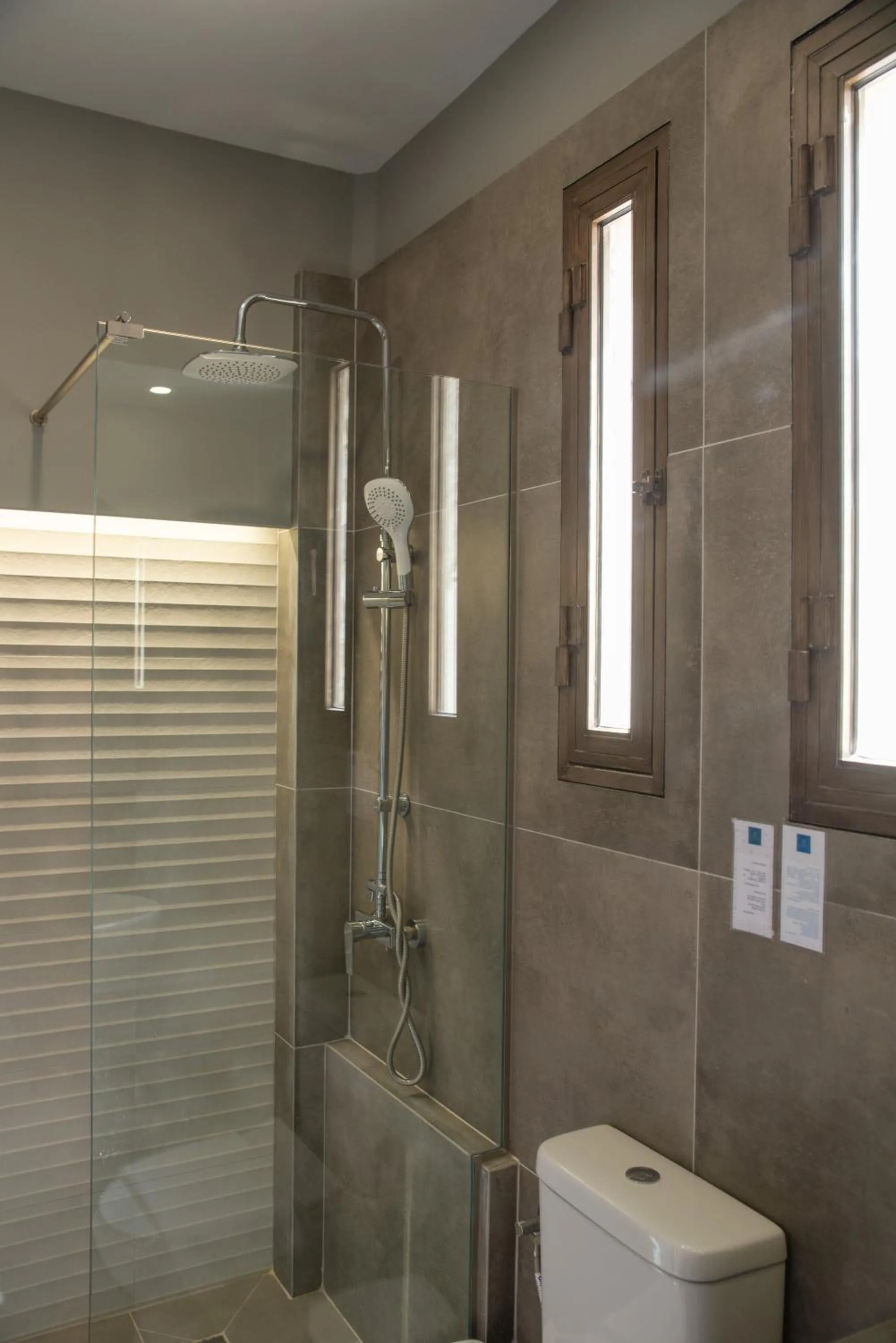 Shower in Hotel Cleopatra