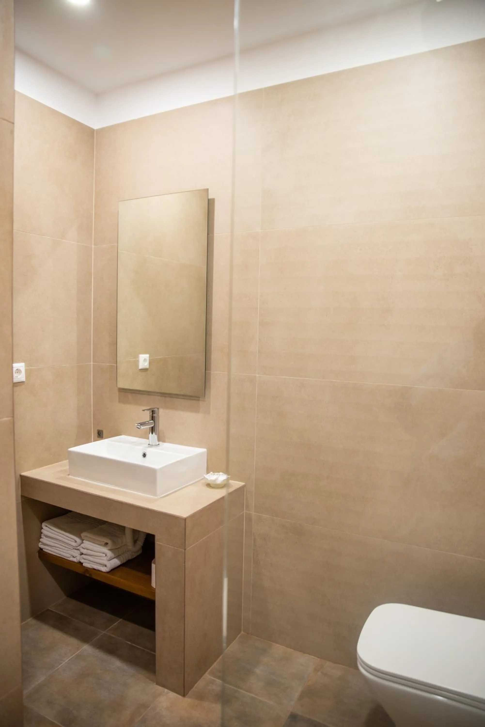 Shower in Hotel Cleopatra