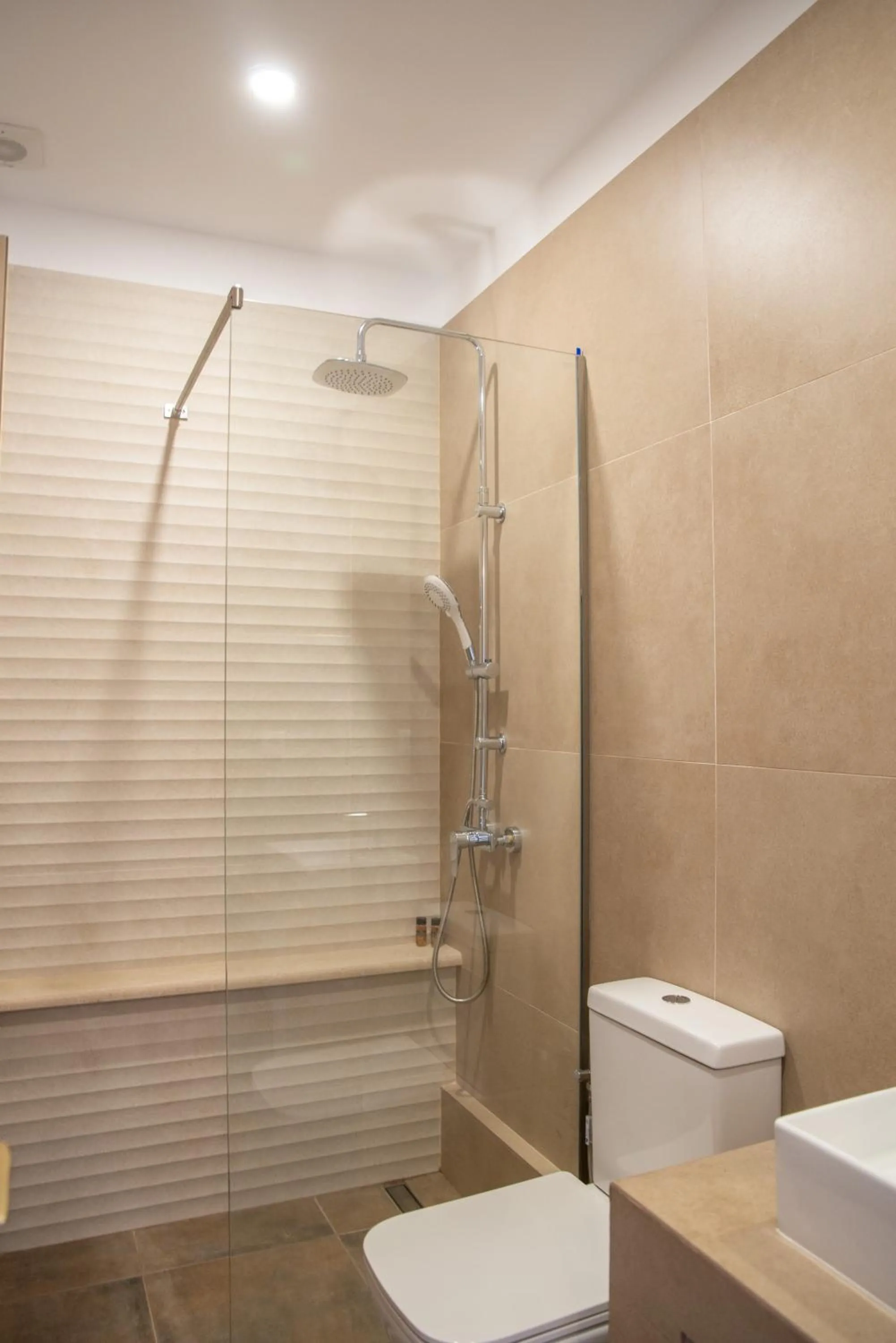 Shower in Hotel Cleopatra