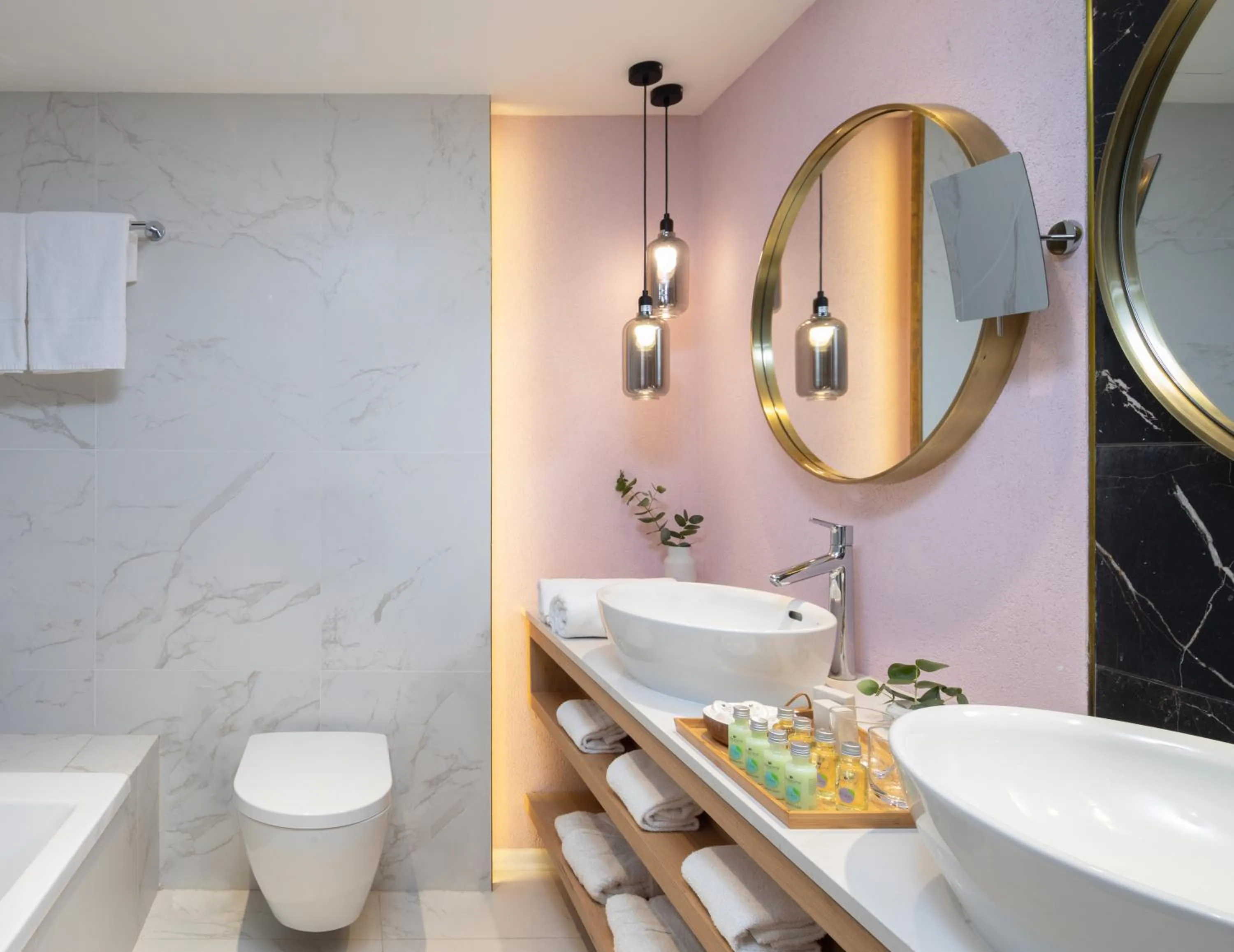 Bathroom in Cassia Hotel Jerusalem