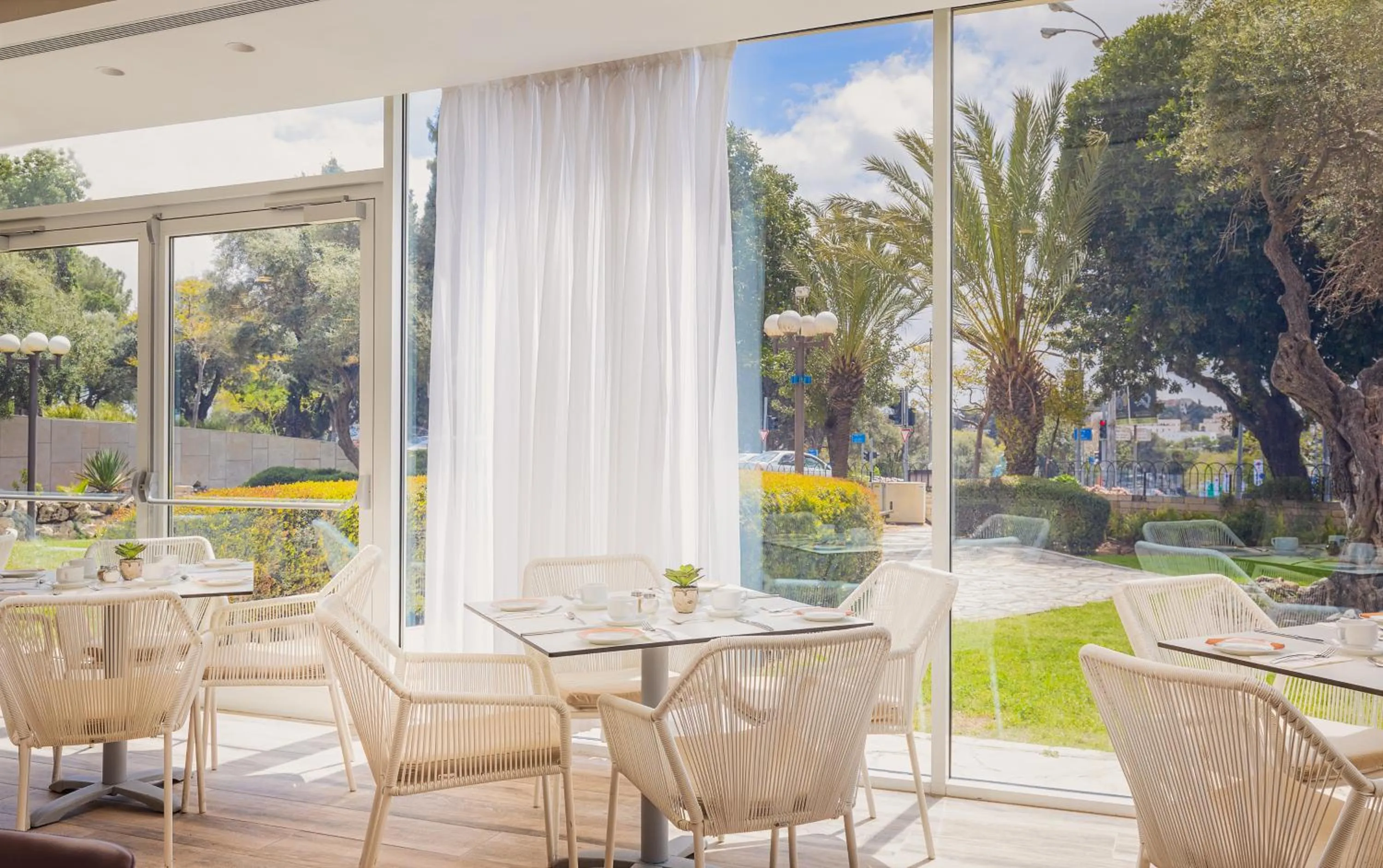 Restaurant/places to eat in Cassia Hotel Jerusalem