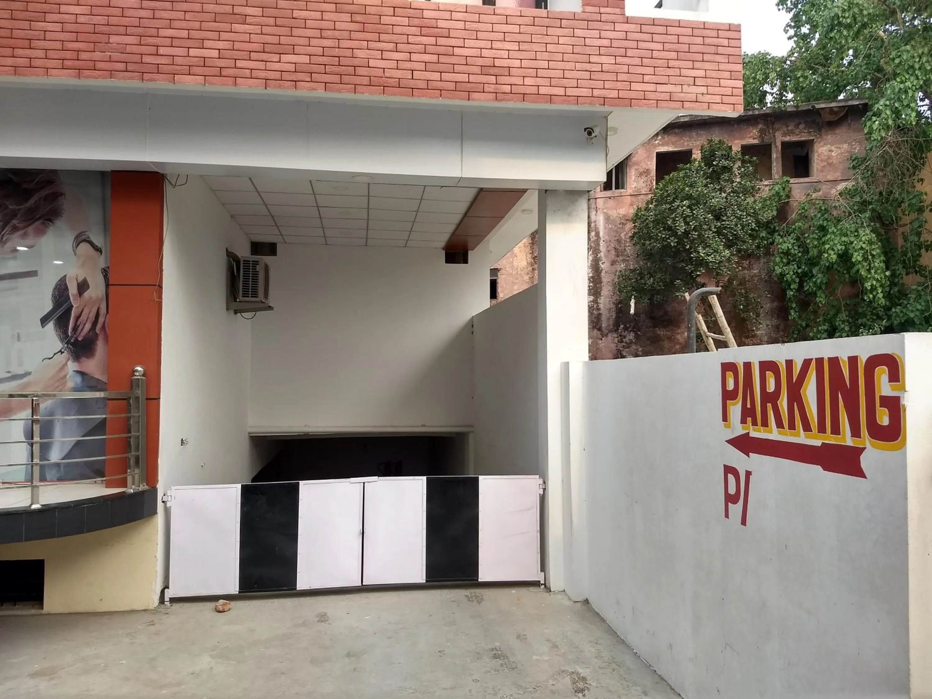 Parking in Hotel Reyansh