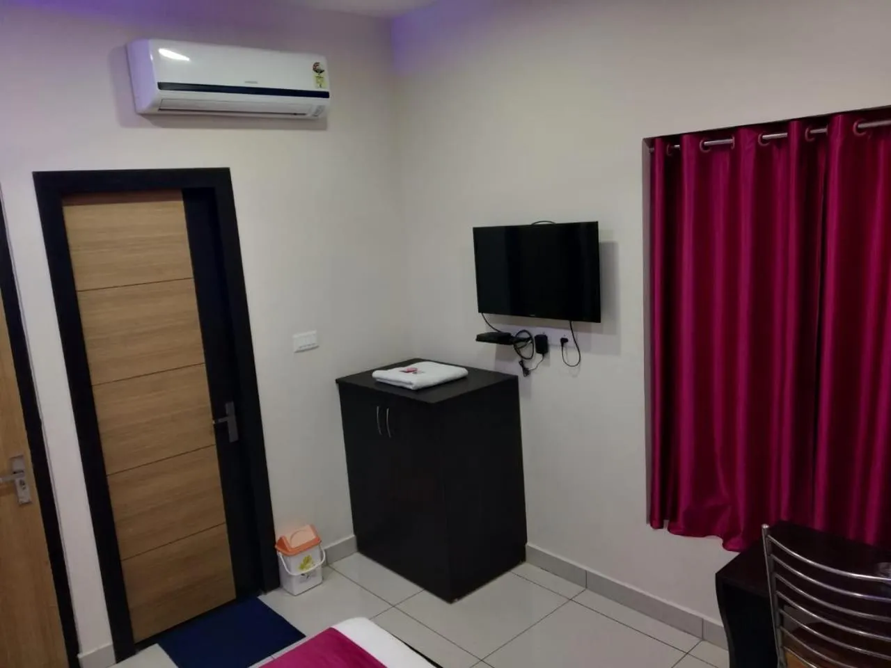 TV and multimedia in Hotel Reyansh