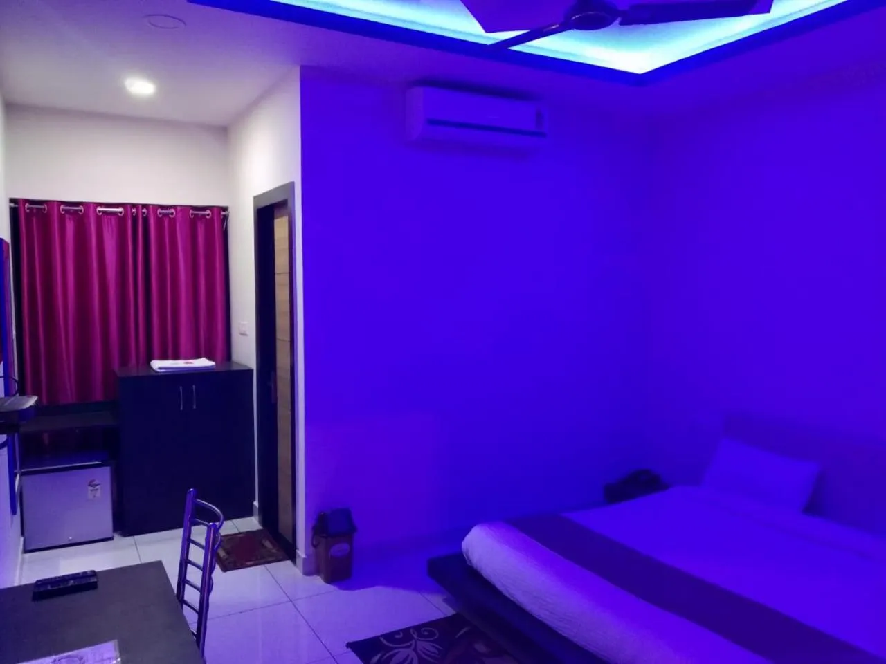 Photo of the whole room in Hotel Reyansh