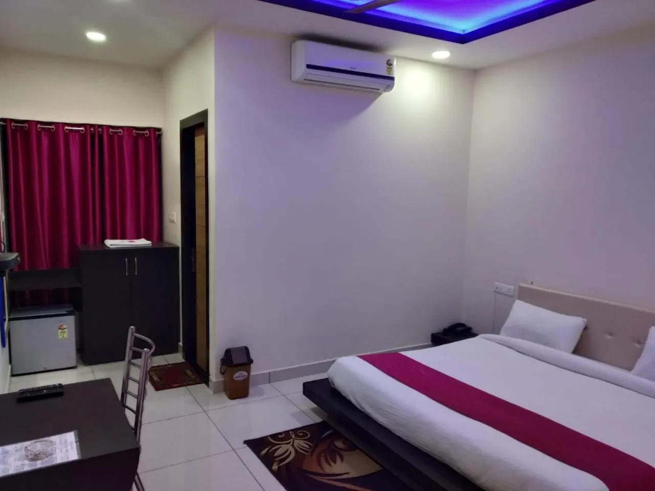 Bed in Hotel Reyansh