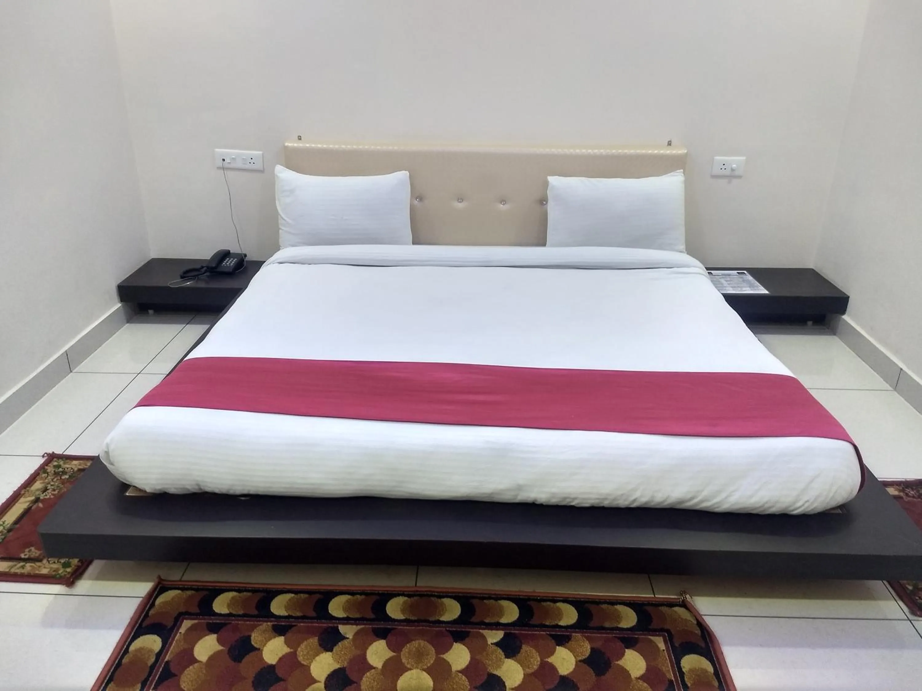 Bed in Hotel Reyansh
