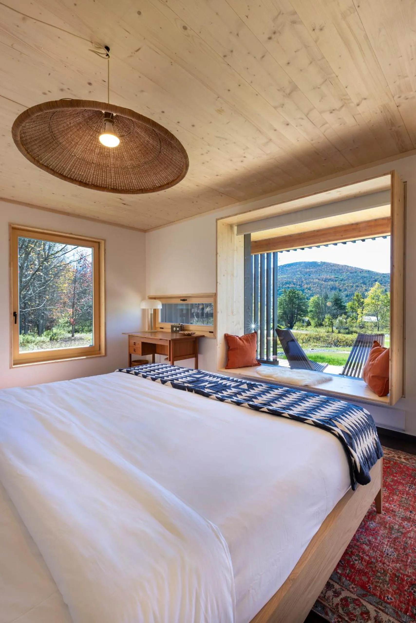 Bedroom, Bed in Eastwind