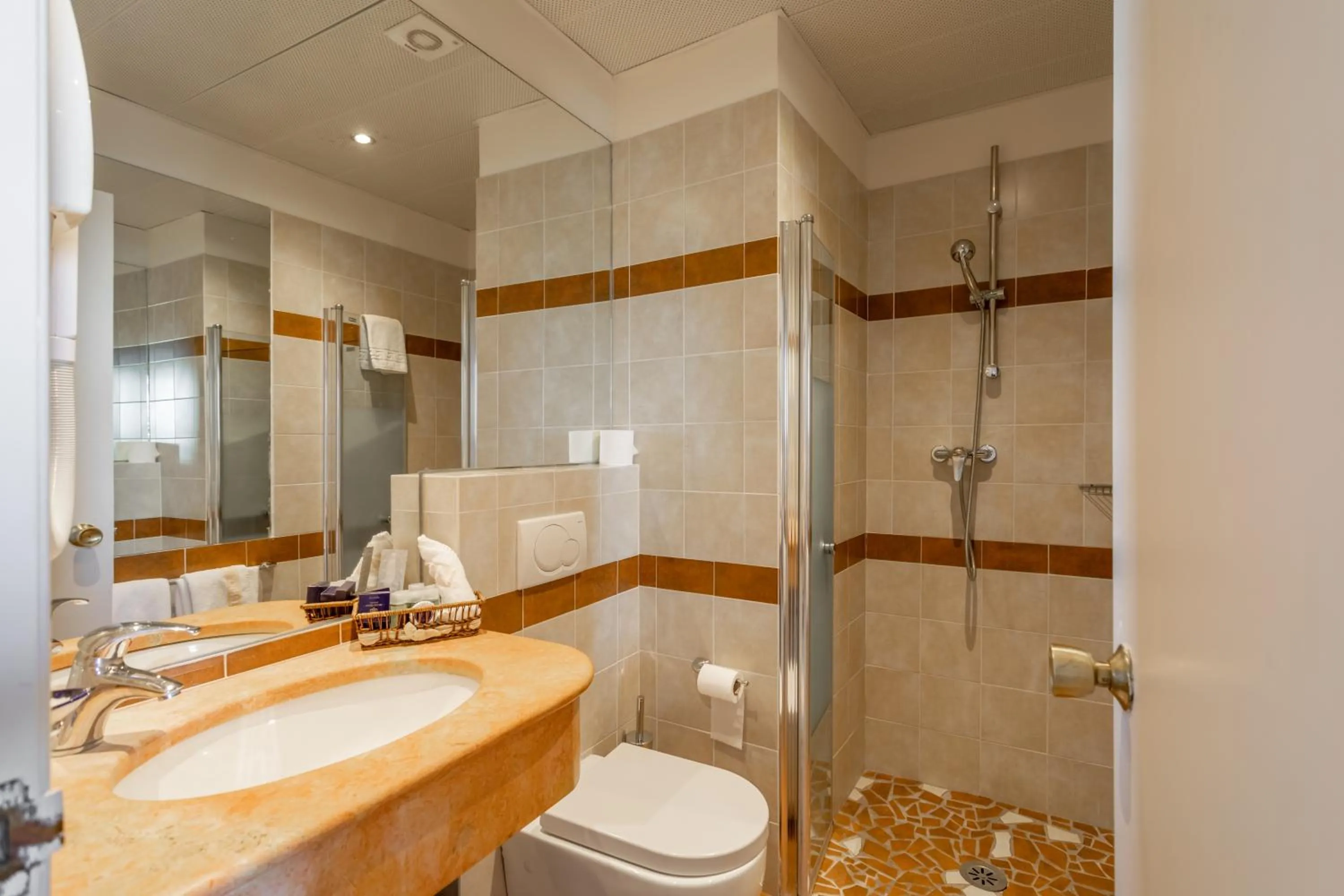 Shower in Notre Dame of Jerusalem Center