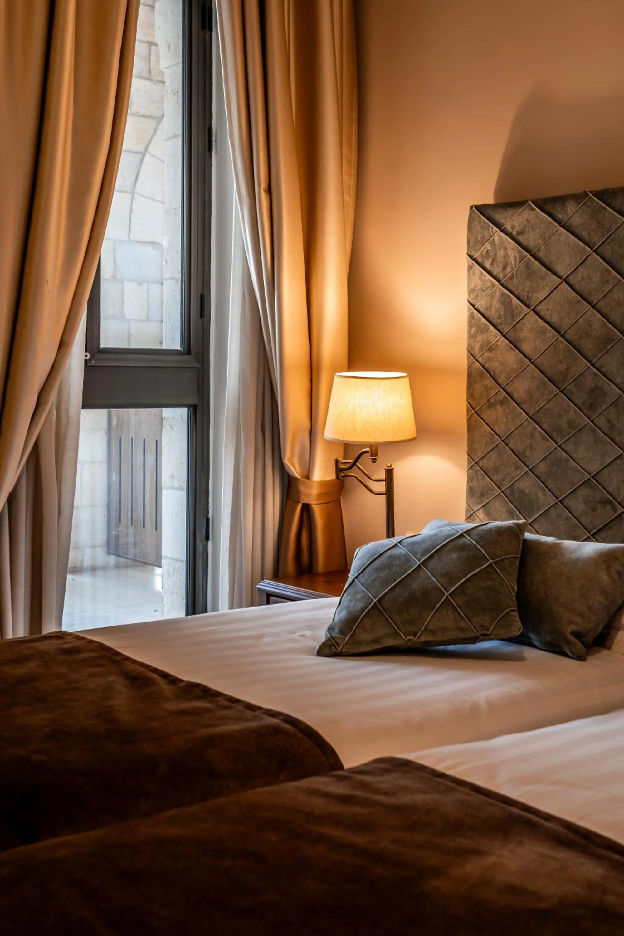 Bed in Notre Dame of Jerusalem Center