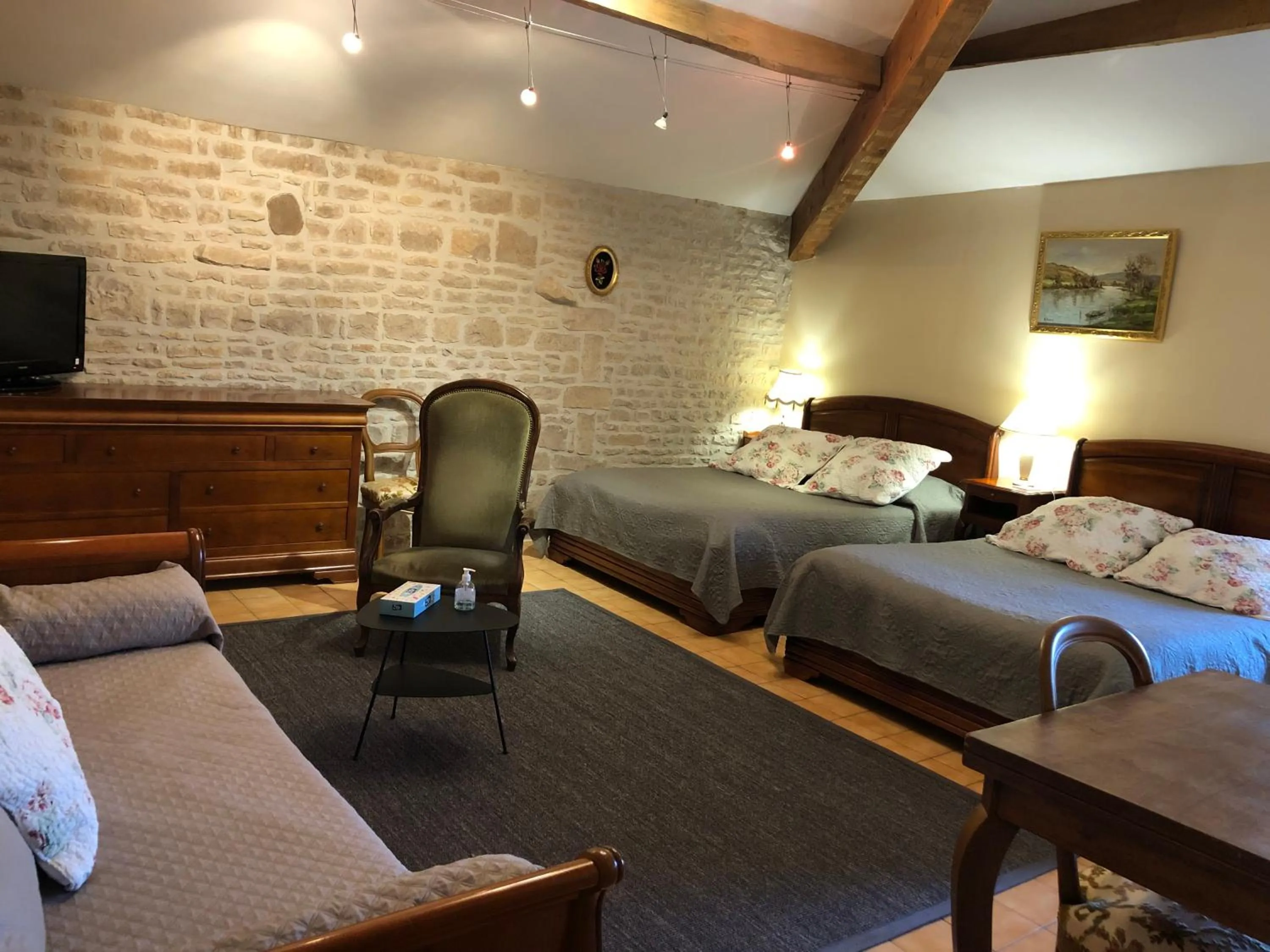 Photo of the whole room, Bed in Le Logis de Vallans