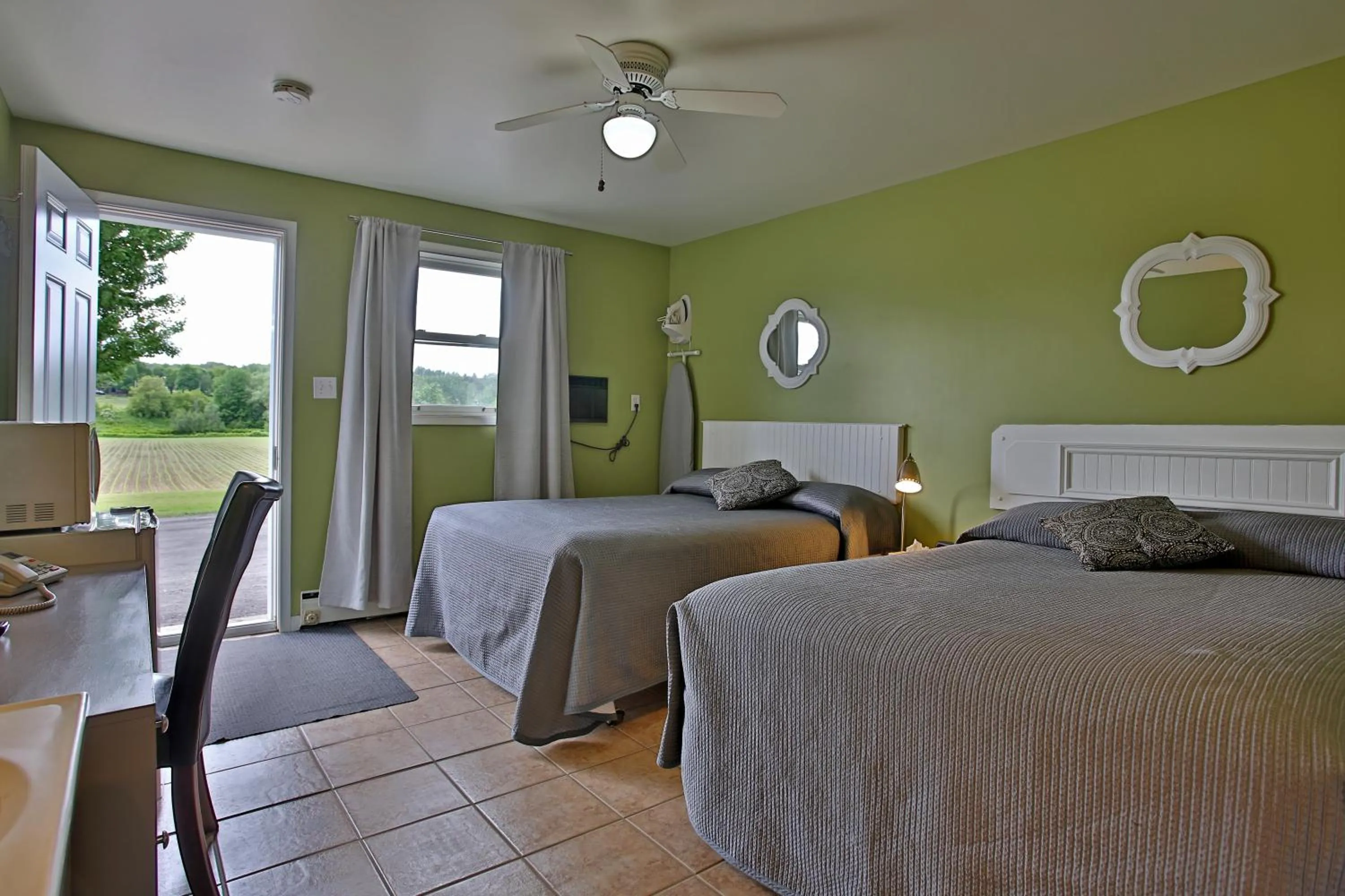 Bed in Motel Exquise