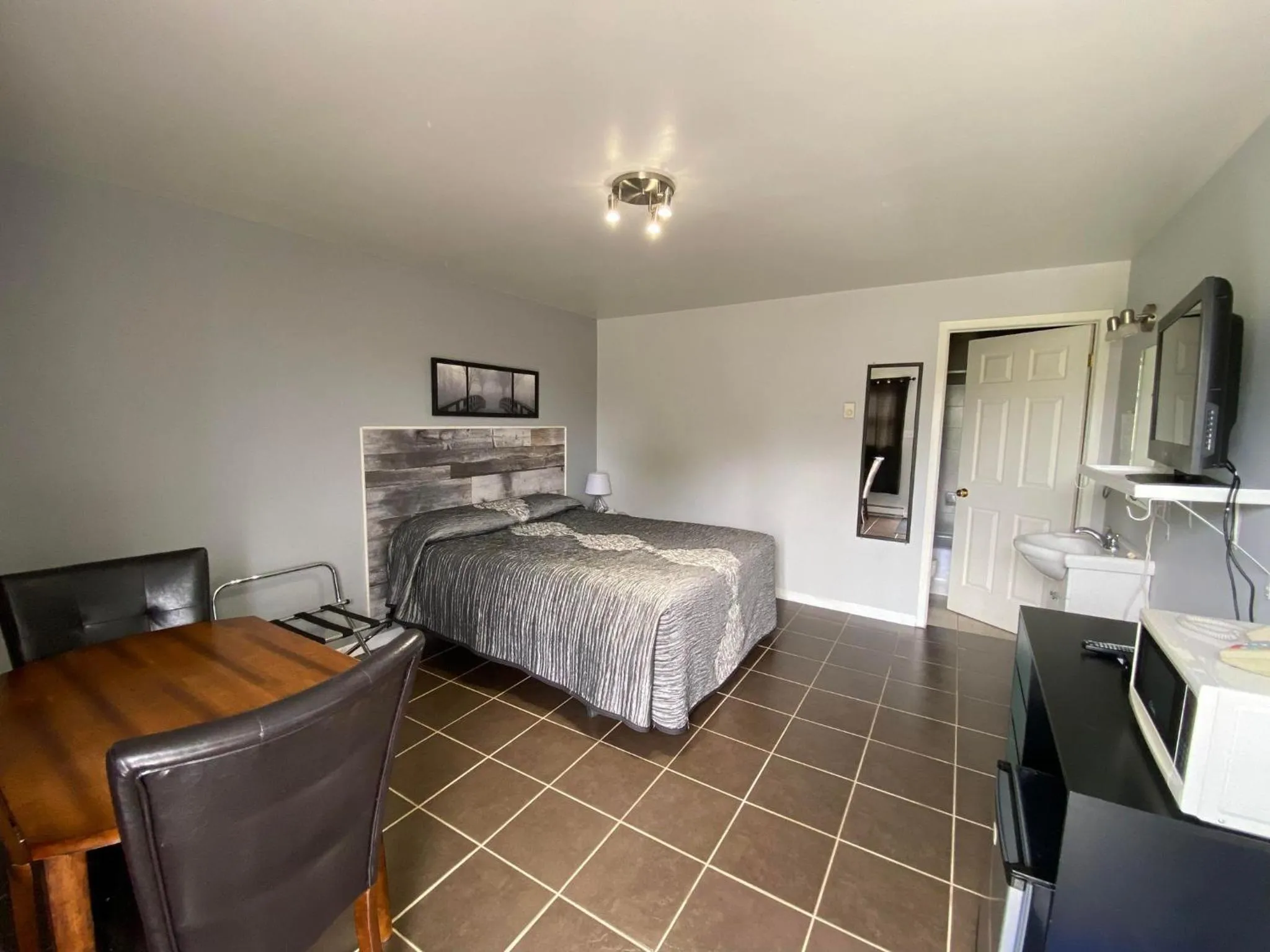 Bed in Motel Exquise