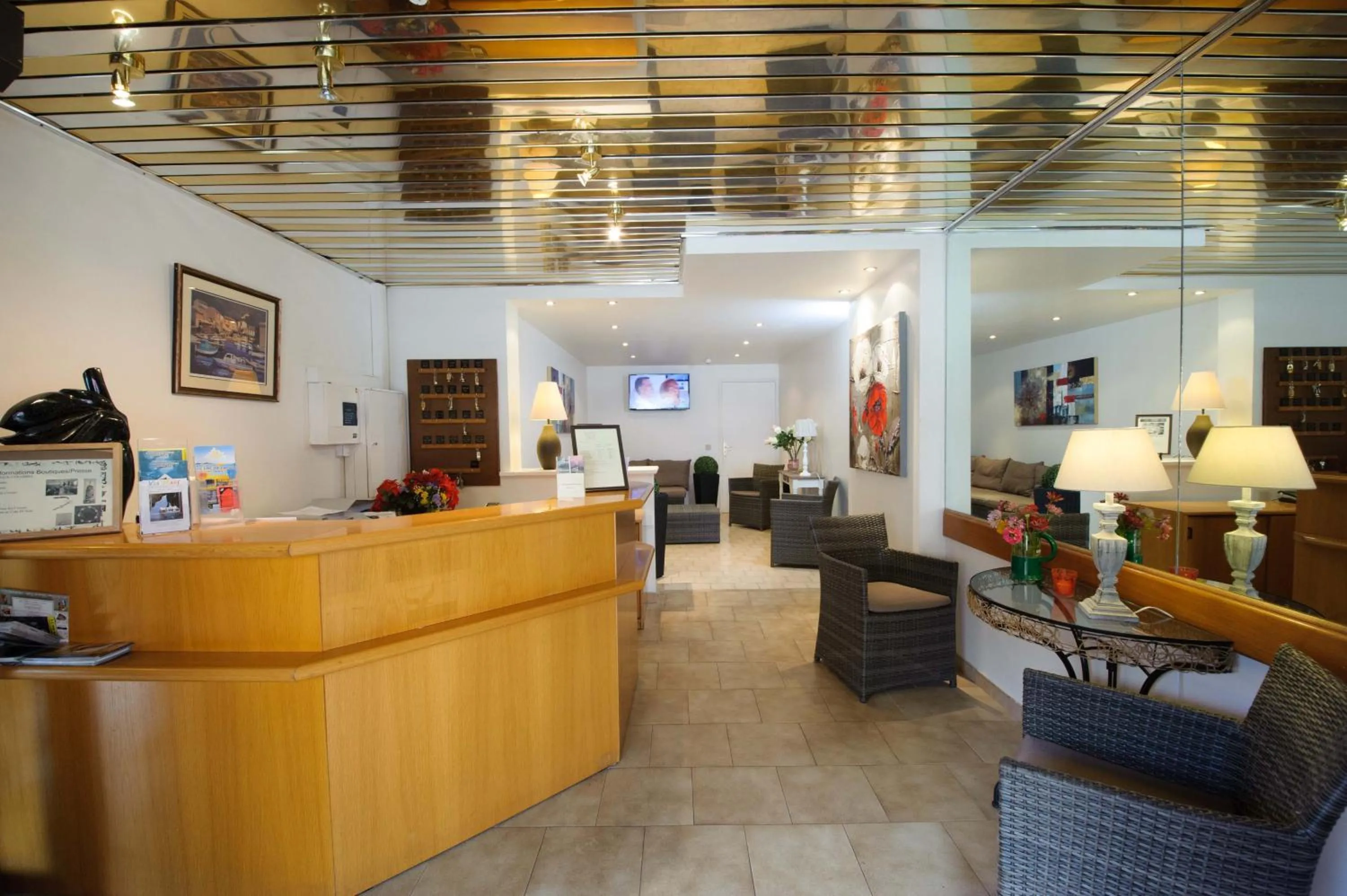 Lobby or reception in Hotel et Résidence Cala di sole