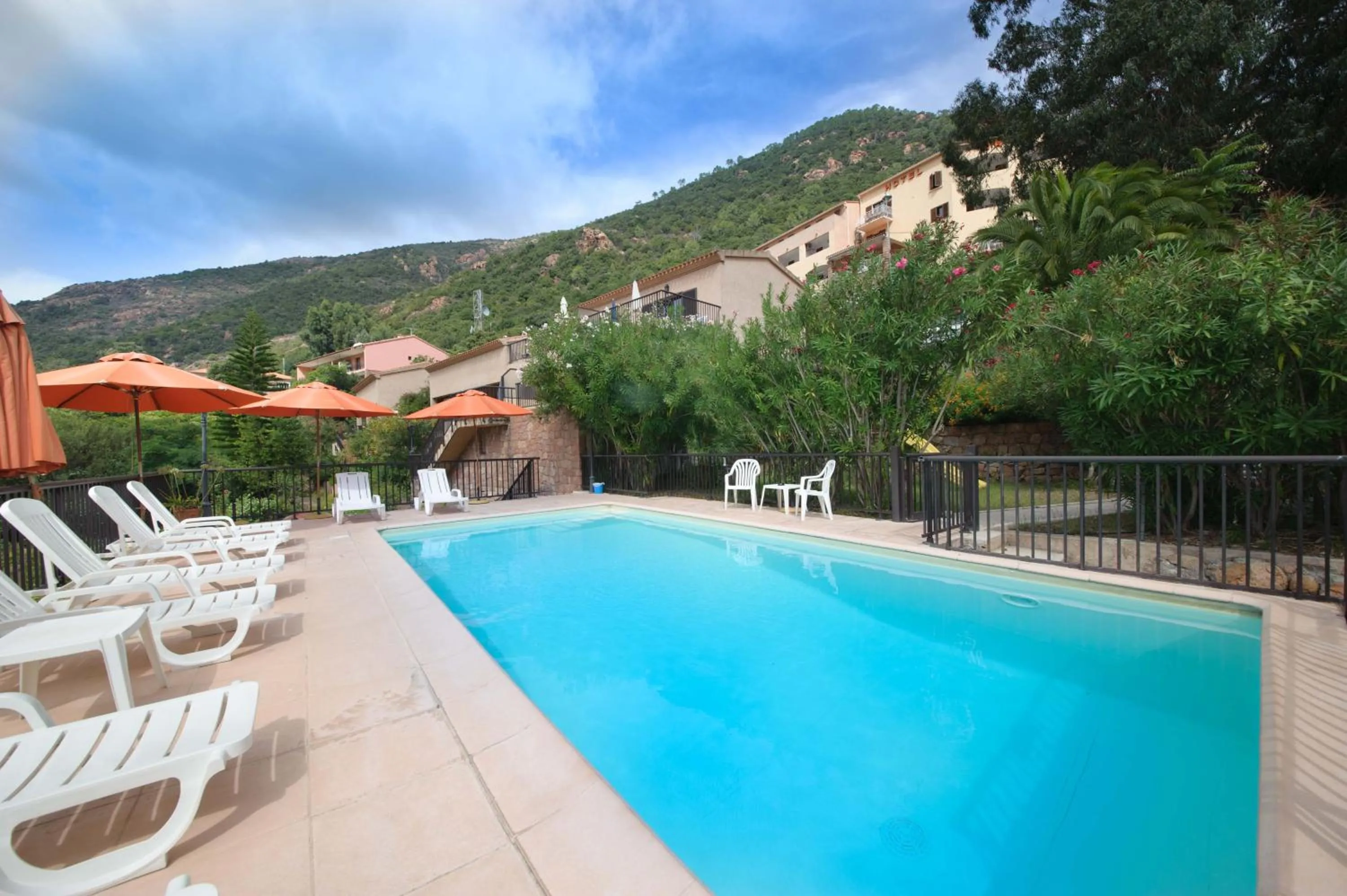Swimming pool in Hotel et Résidence Cala di sole