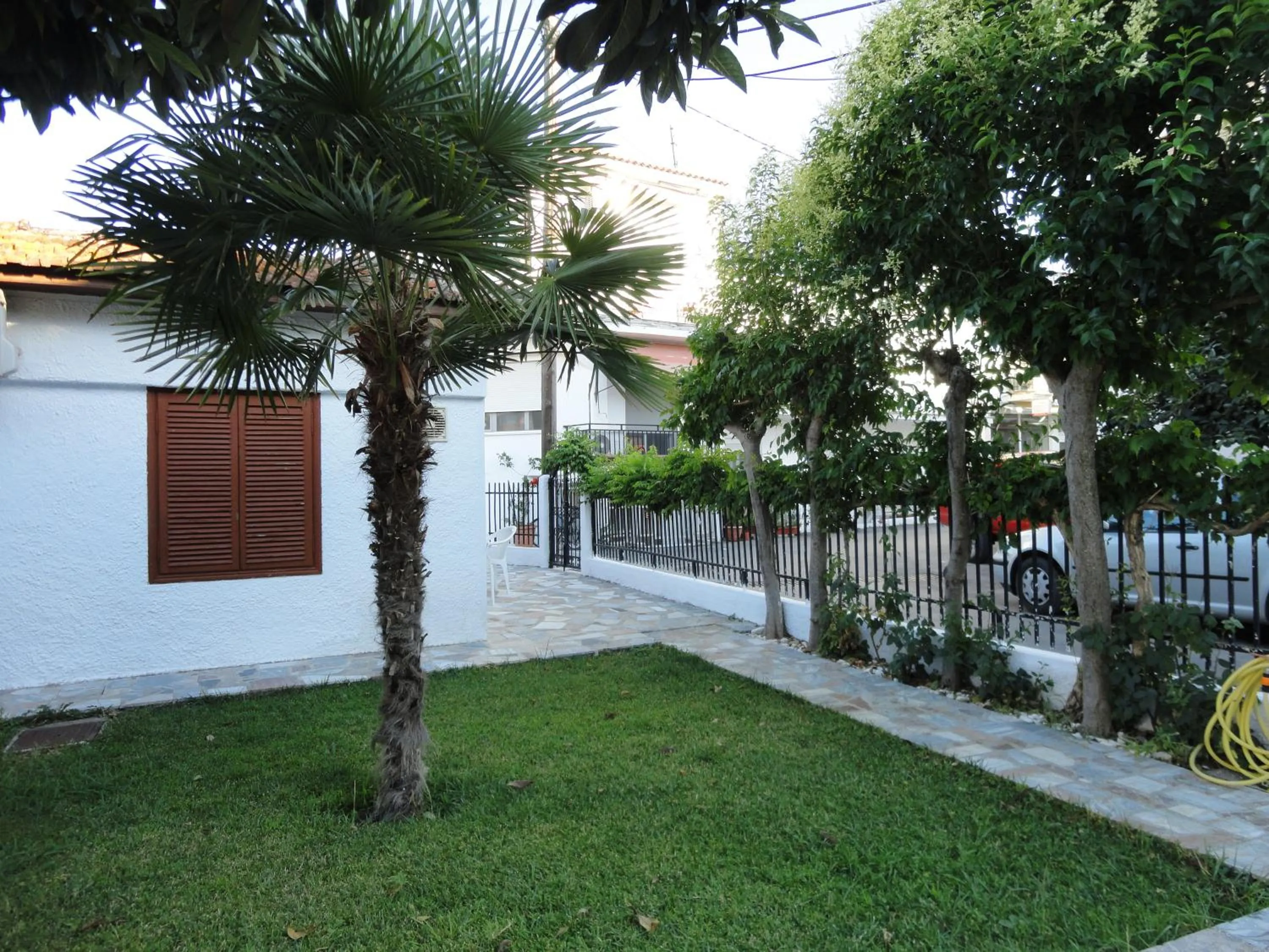 Garden in Vicky Rooms & Apartments