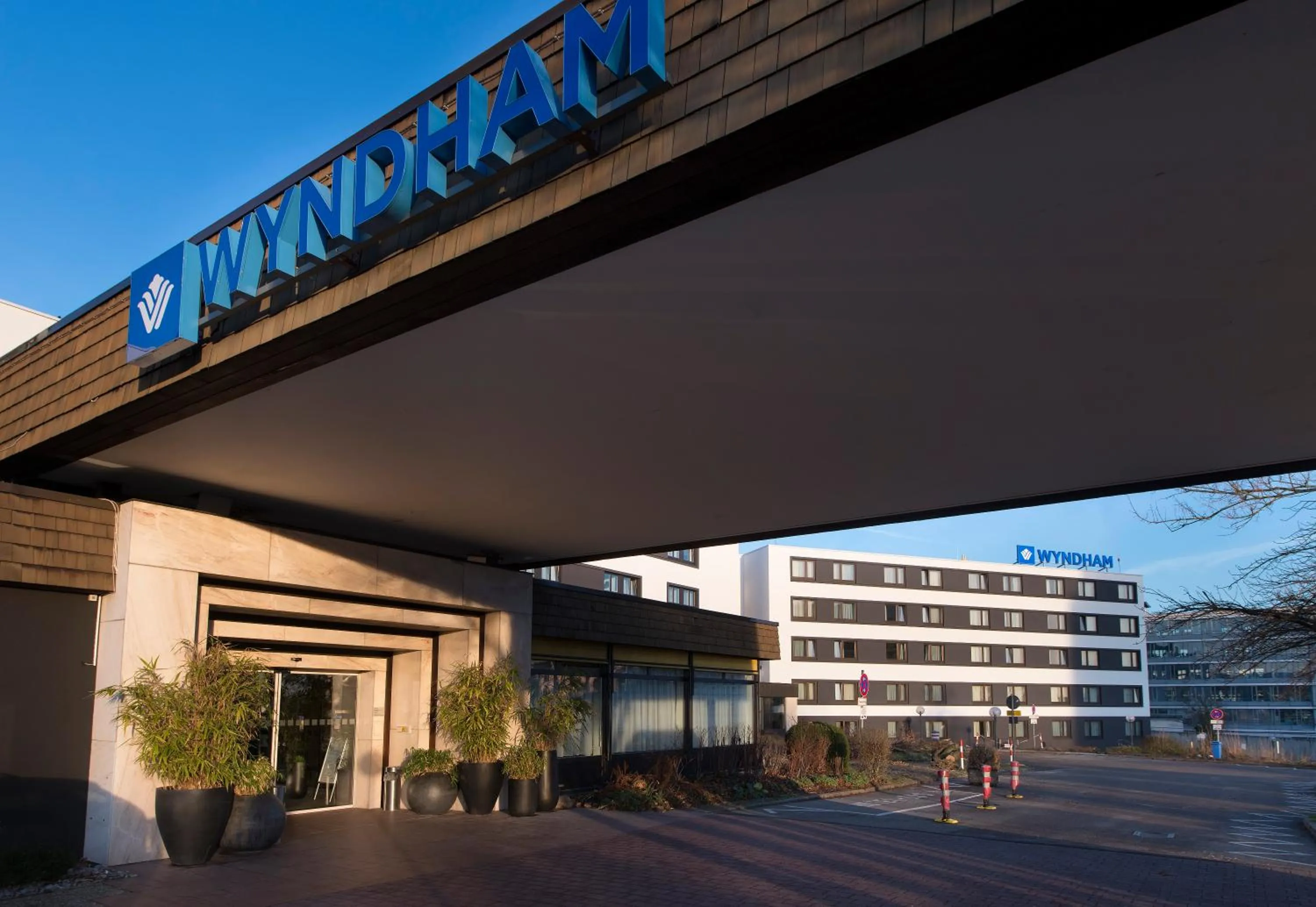 Facade/entrance in Wyndham Stuttgart Airport Messe