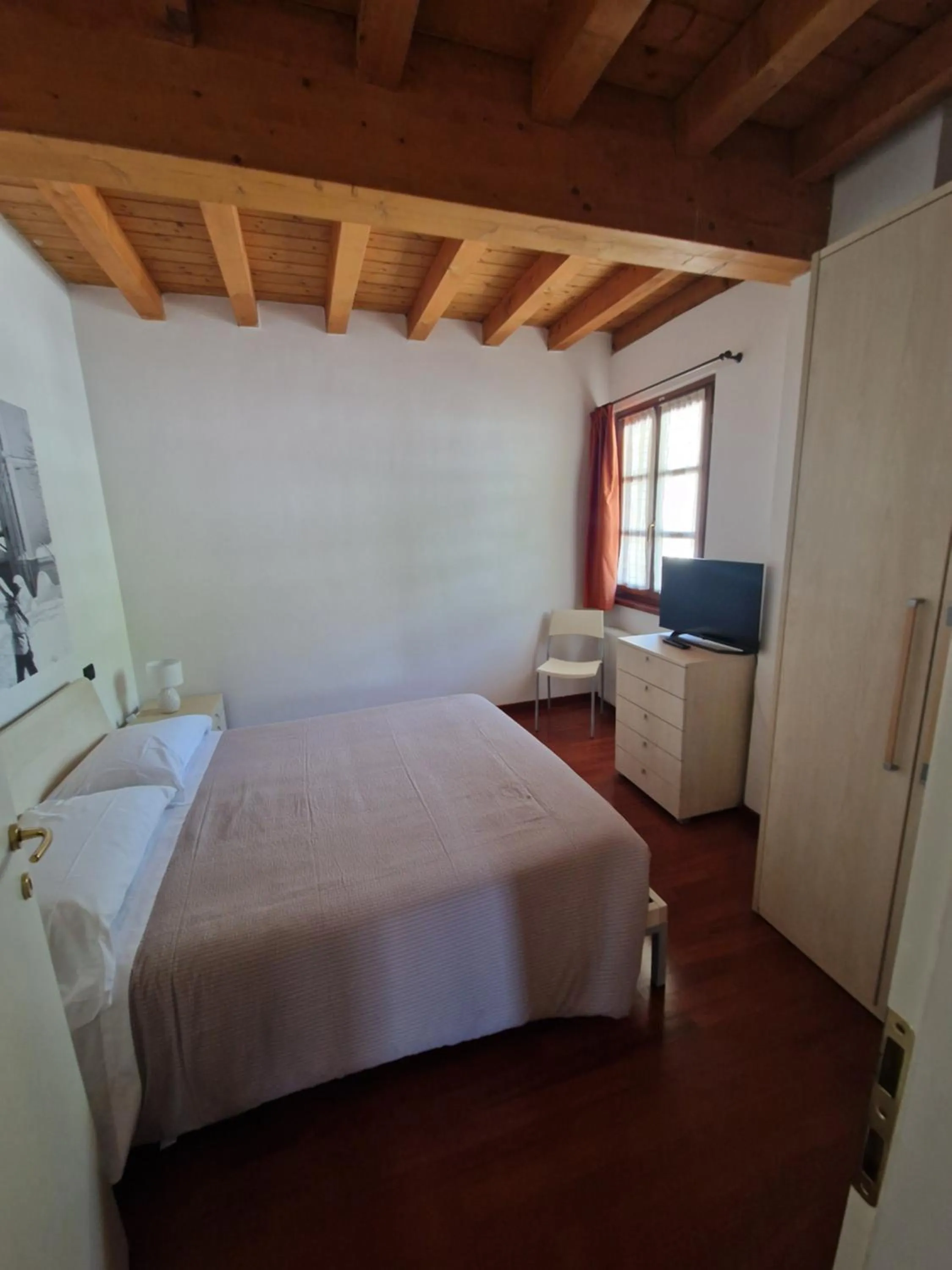 Bedroom, Bed in Hotel Raibl e Appartamenti