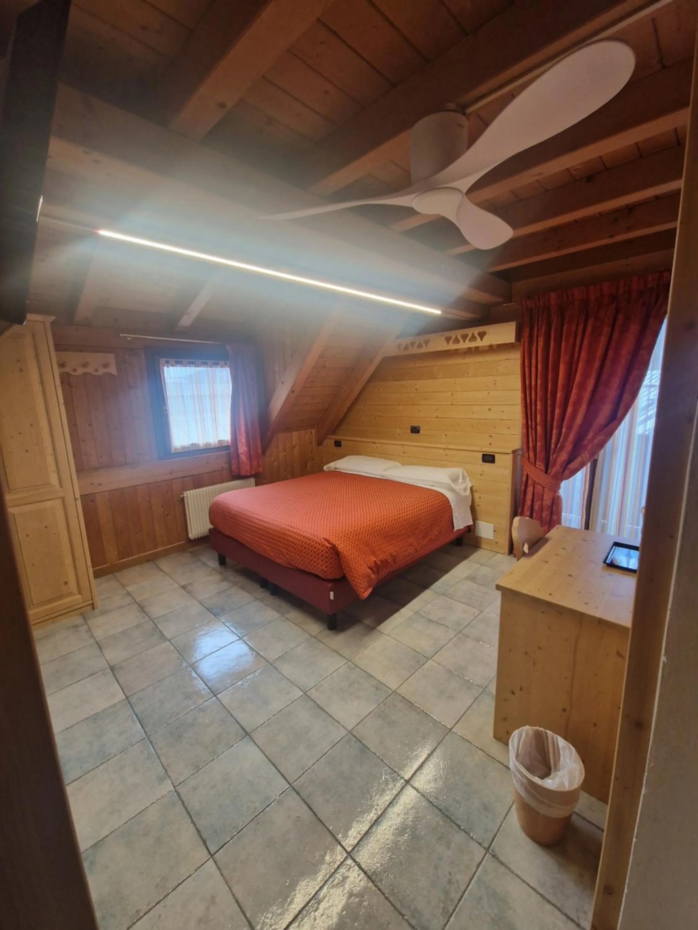 Bedroom, Bed in Hotel Raibl e Appartamenti
