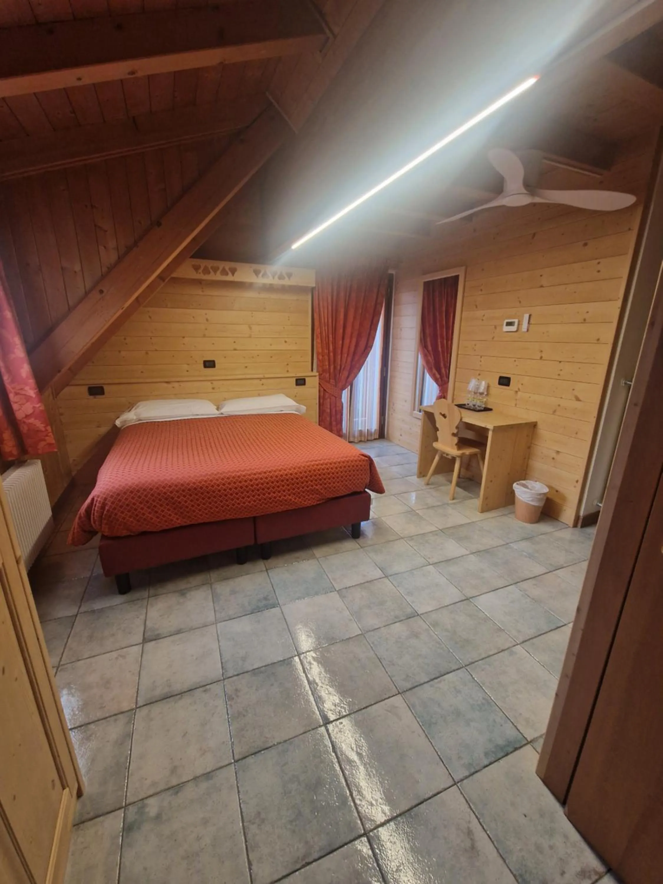 Bedroom, Bed in Hotel Raibl e Appartamenti