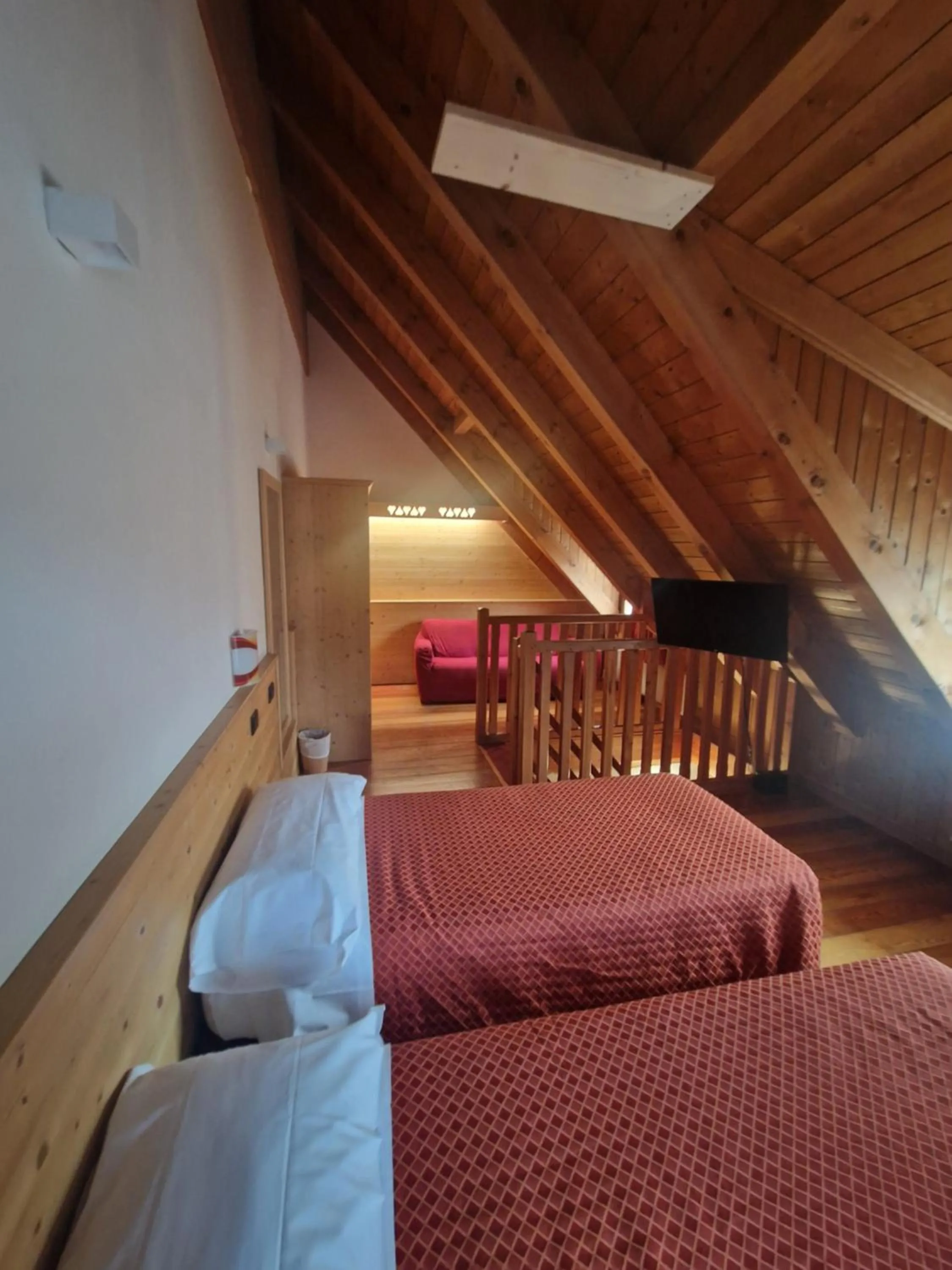 Bedroom, Bed in Hotel Raibl e Appartamenti