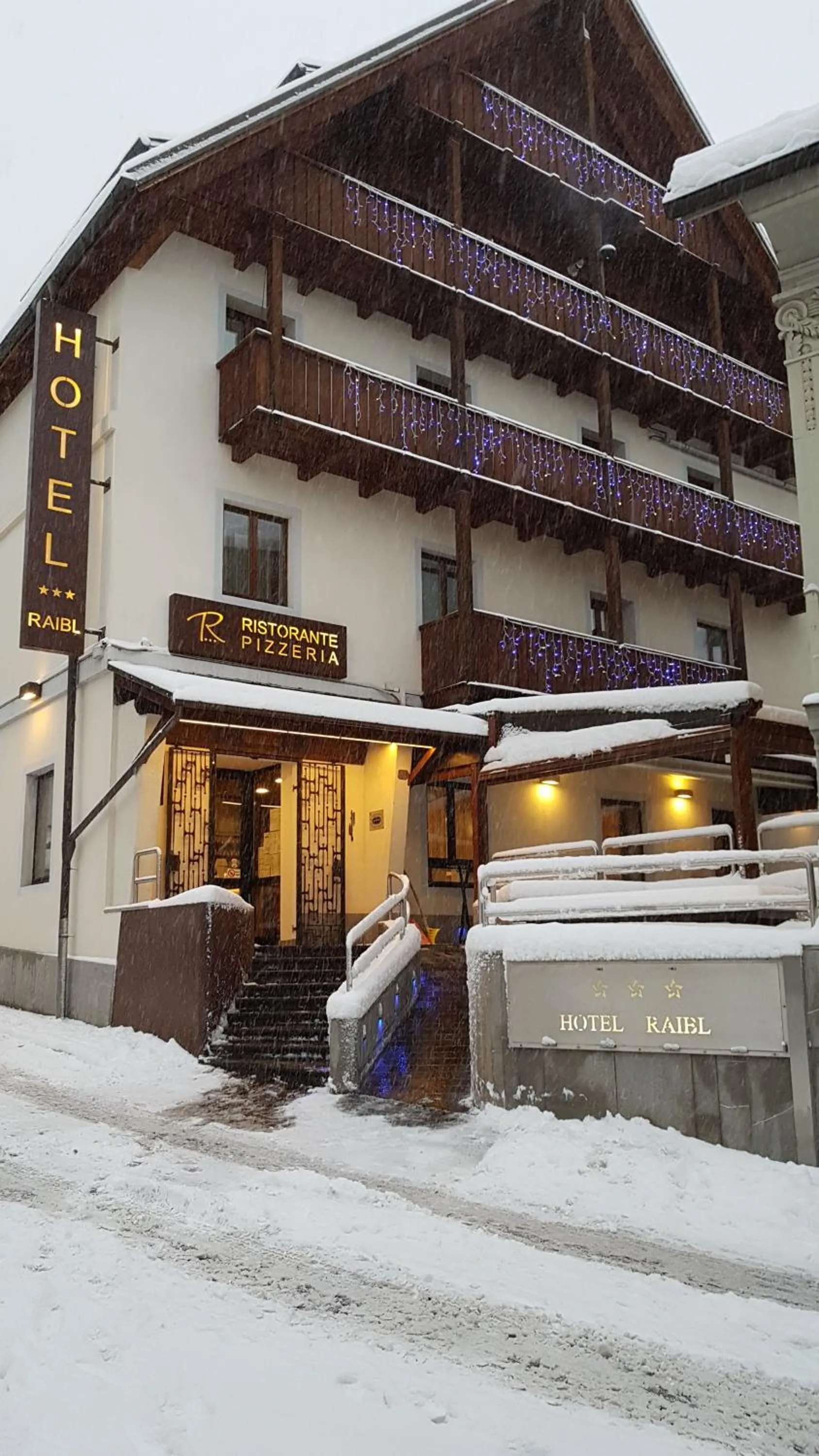 Facade/entrance in Hotel Raibl e Appartamenti